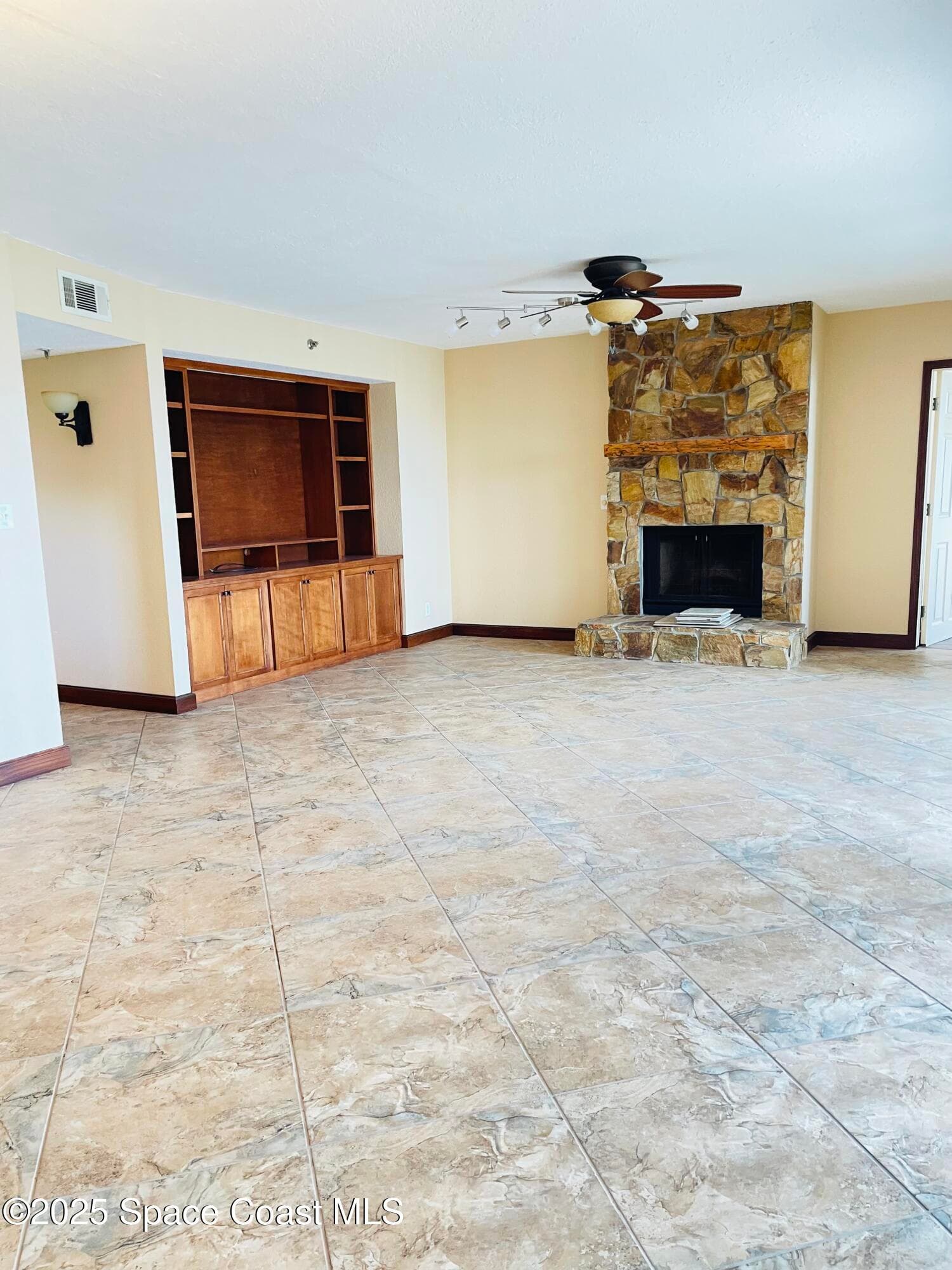 1540 Riverside Drive 14 photo 8