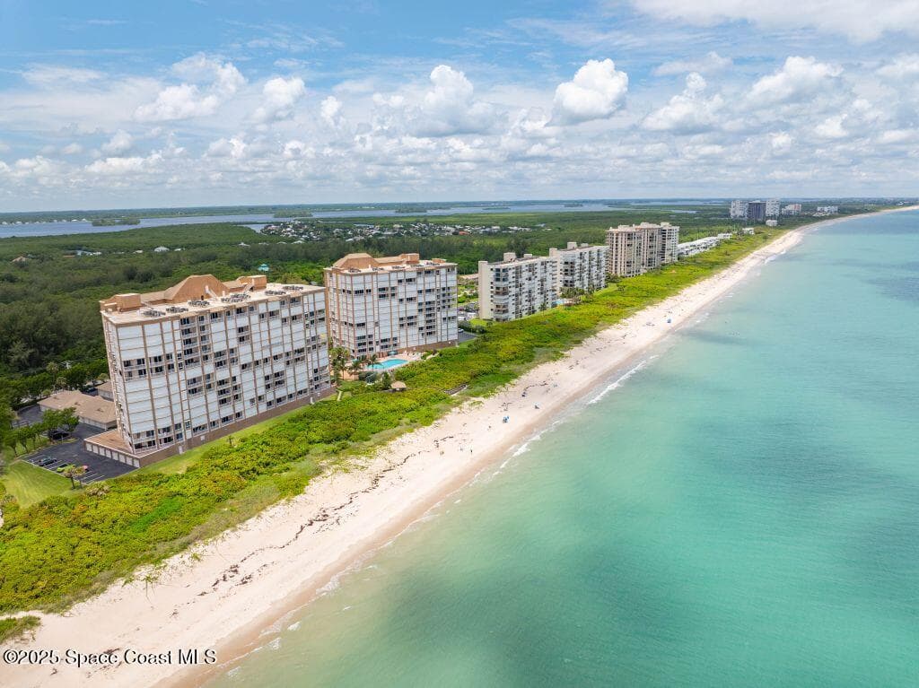 4180 N Hwy A1a 305b photo 2