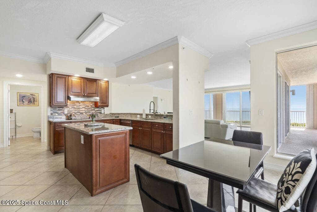4180 N Hwy A1a 305b photo 7