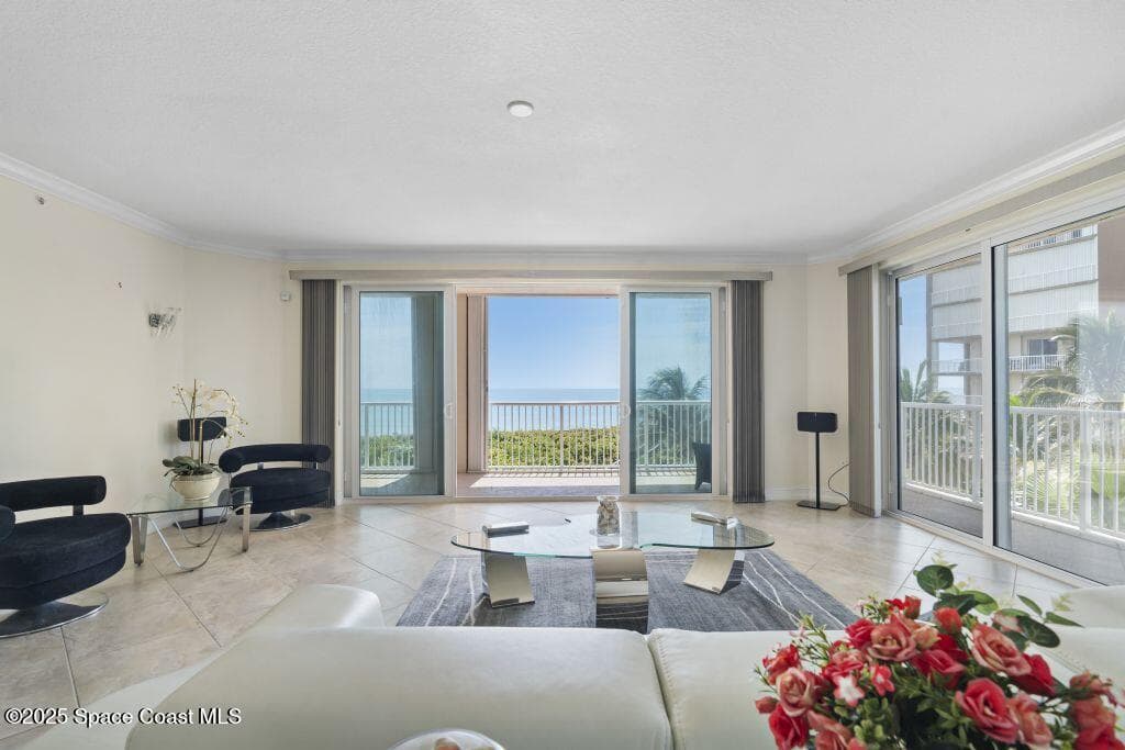 4180 N Hwy A1a 305b photo 1