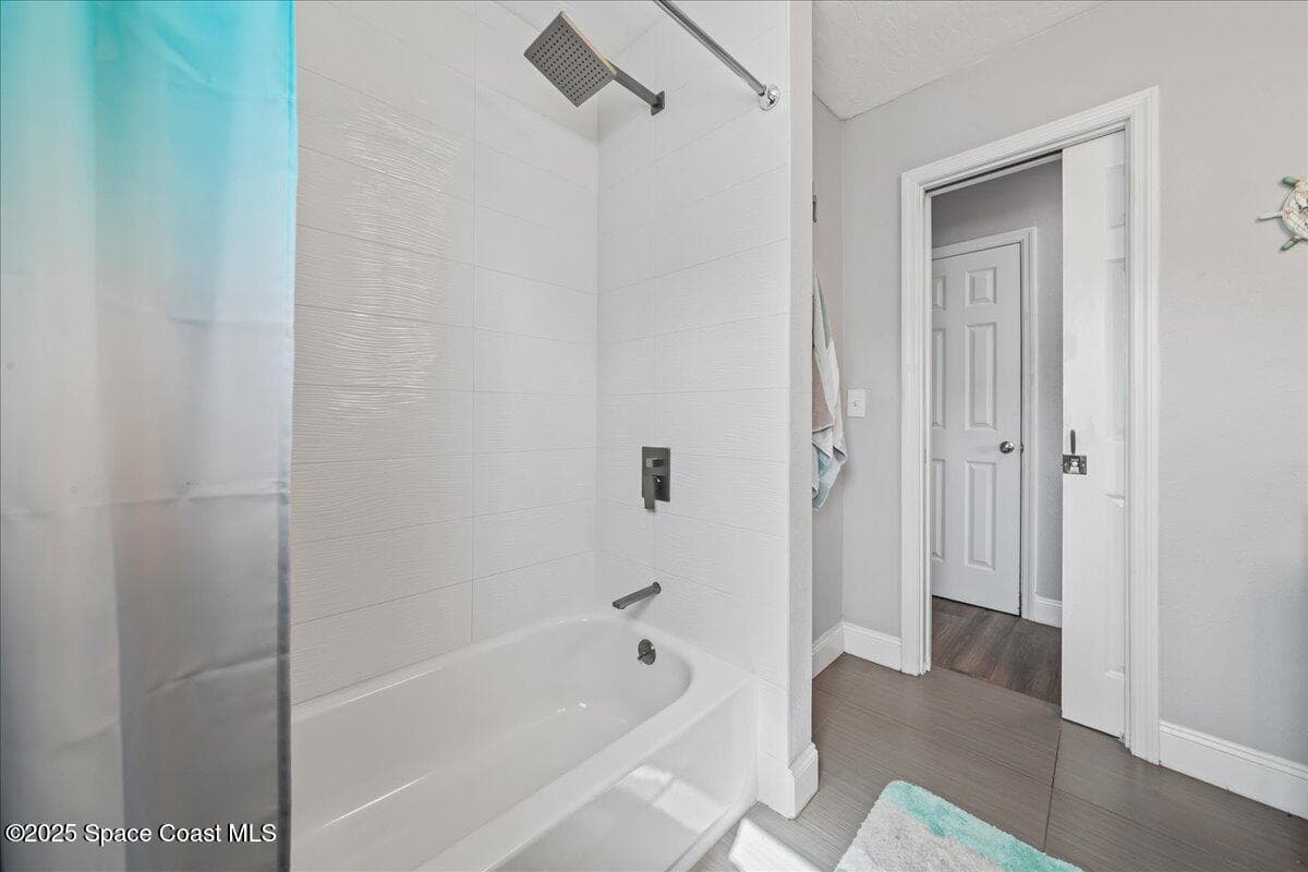 573 Wimbrow Drive photo 22