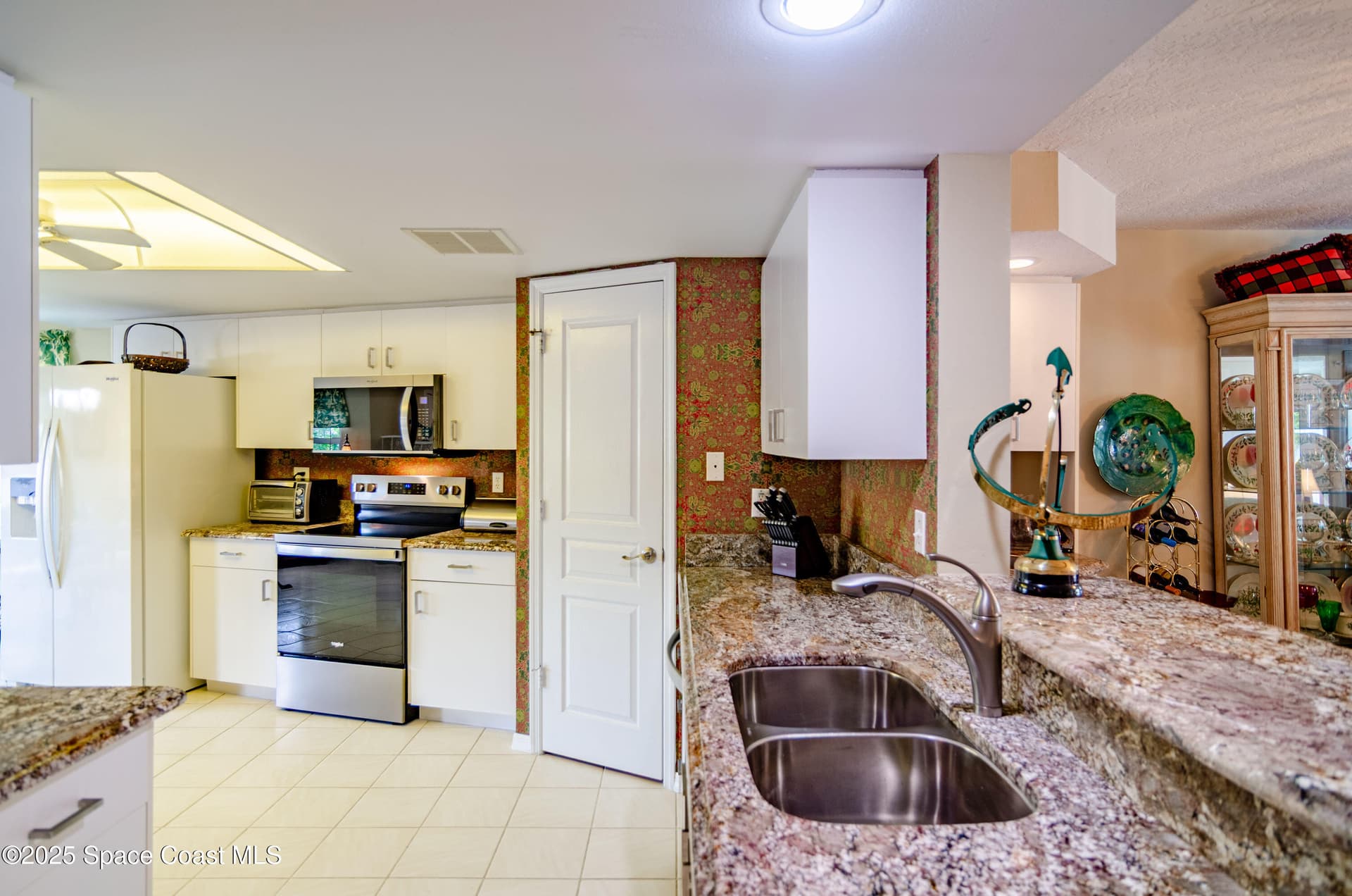 8700 Ridgewood Avenue A208 photo 8