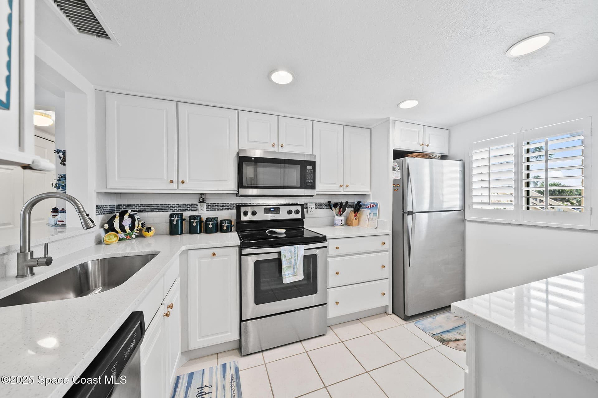 1415 N Highway A1a 206 photo 15