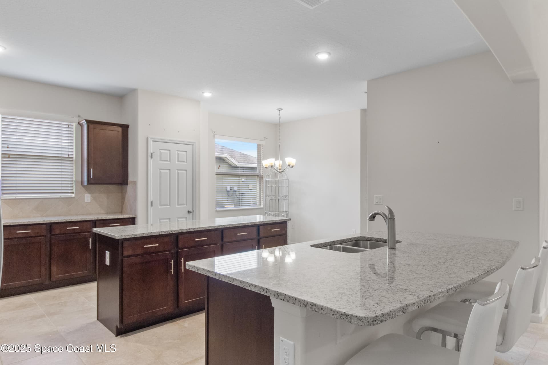 676 Stonebriar Drive SE photo 6