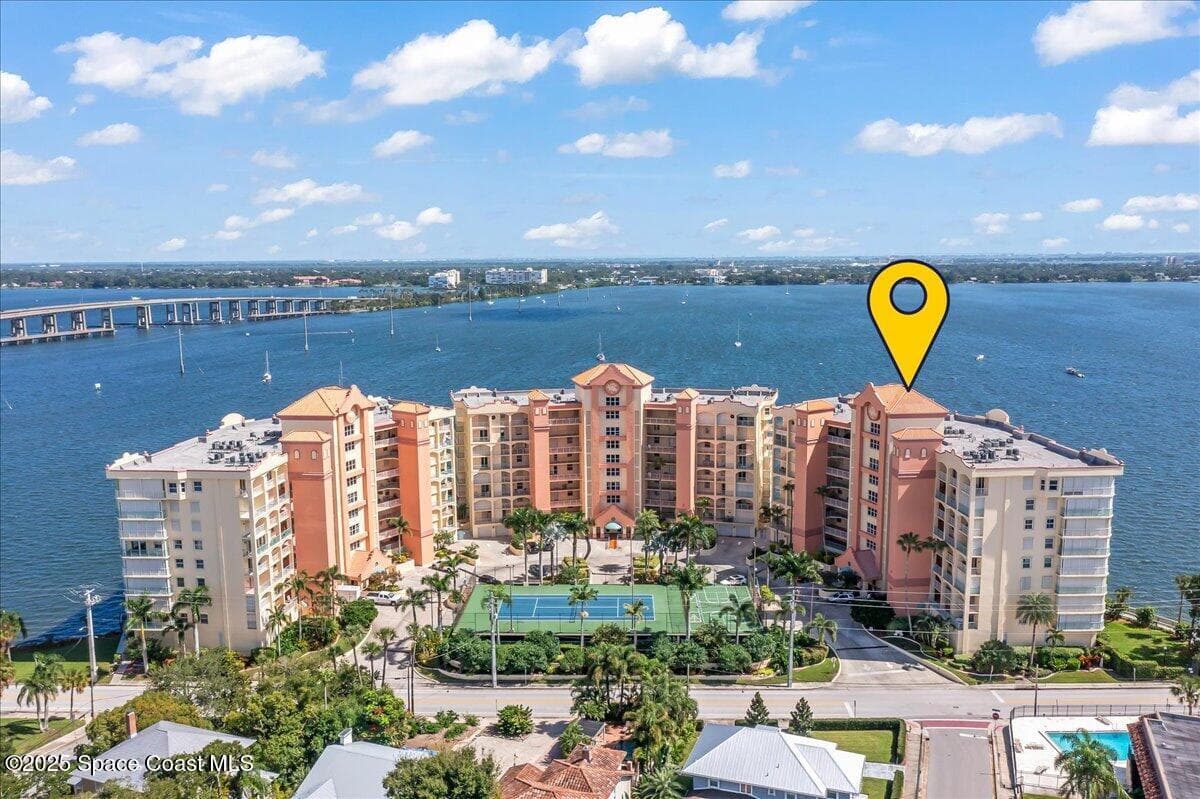 104 Riverside Drive 203 photo 1