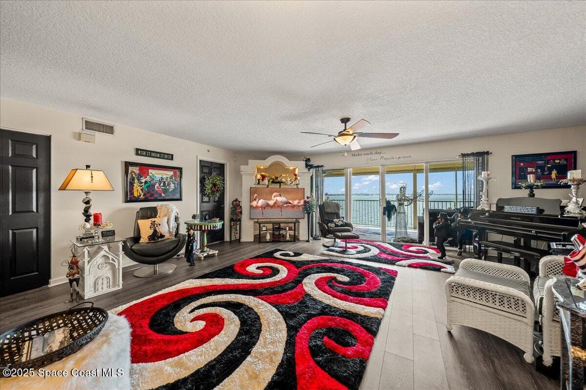 104 Riverside Drive 203 photo 12