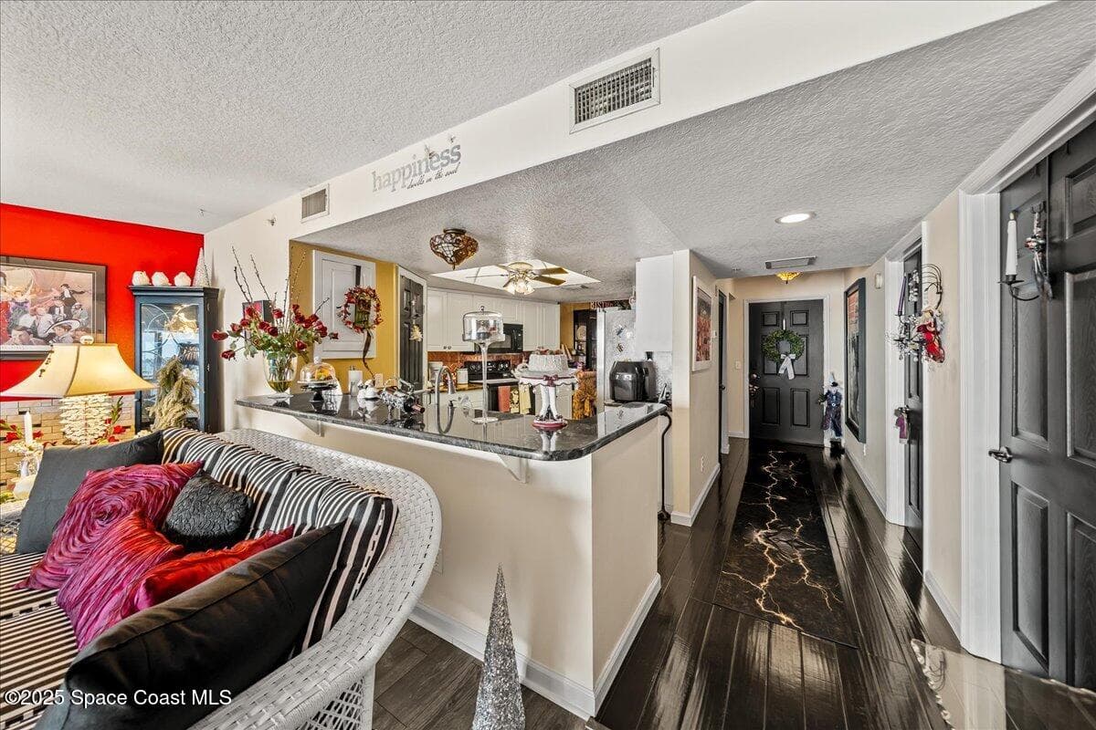 104 Riverside Drive 203 photo 17