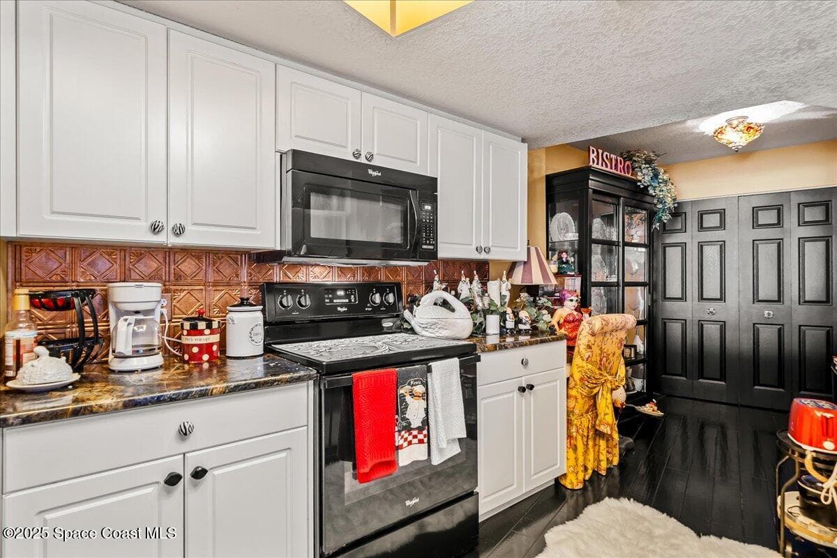 104 Riverside Drive 203 photo 18