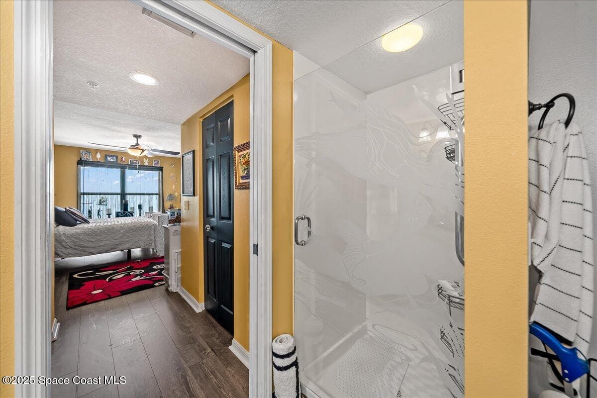 104 Riverside Drive 203 photo 25