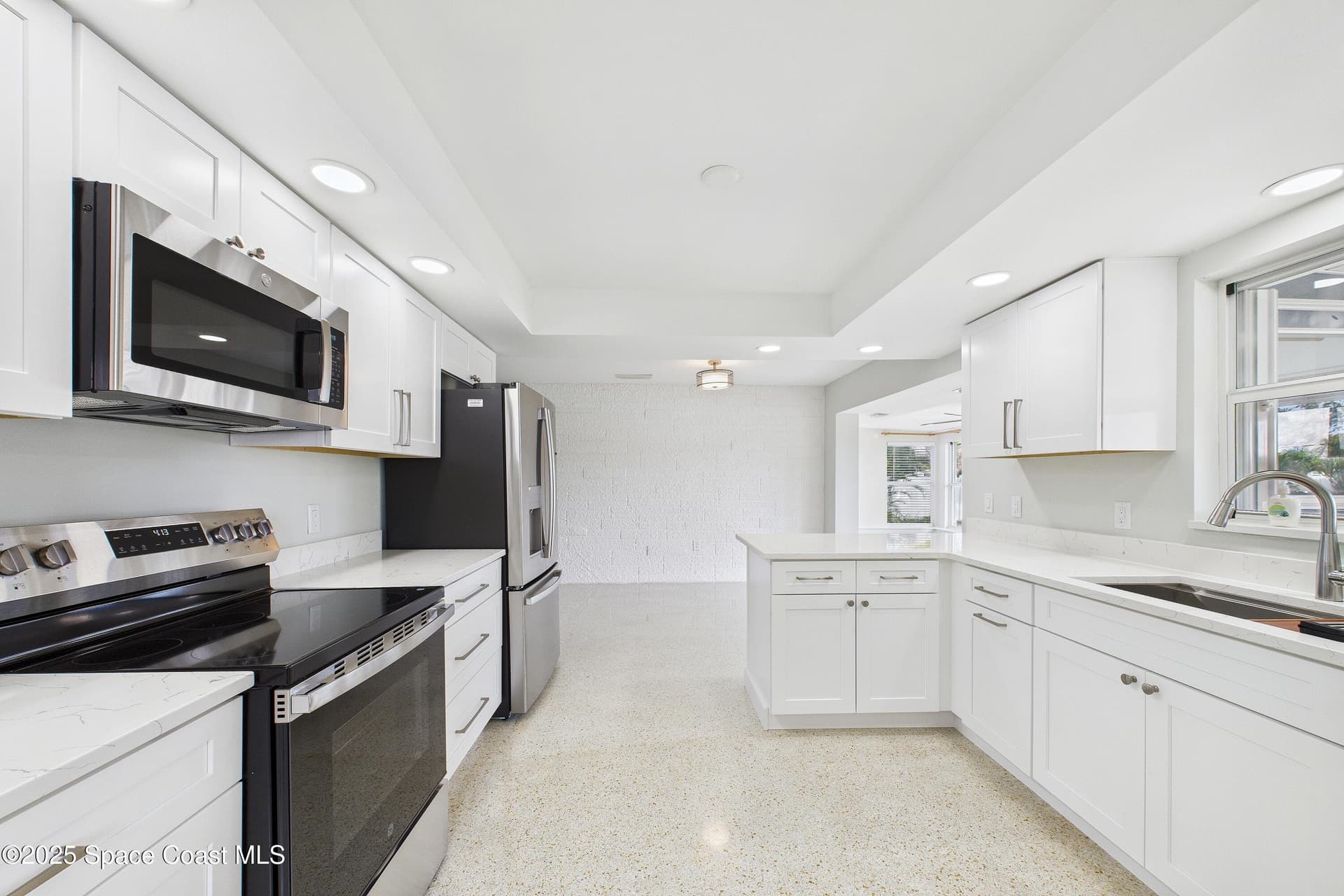 1455 Hannah Drive photo 4
