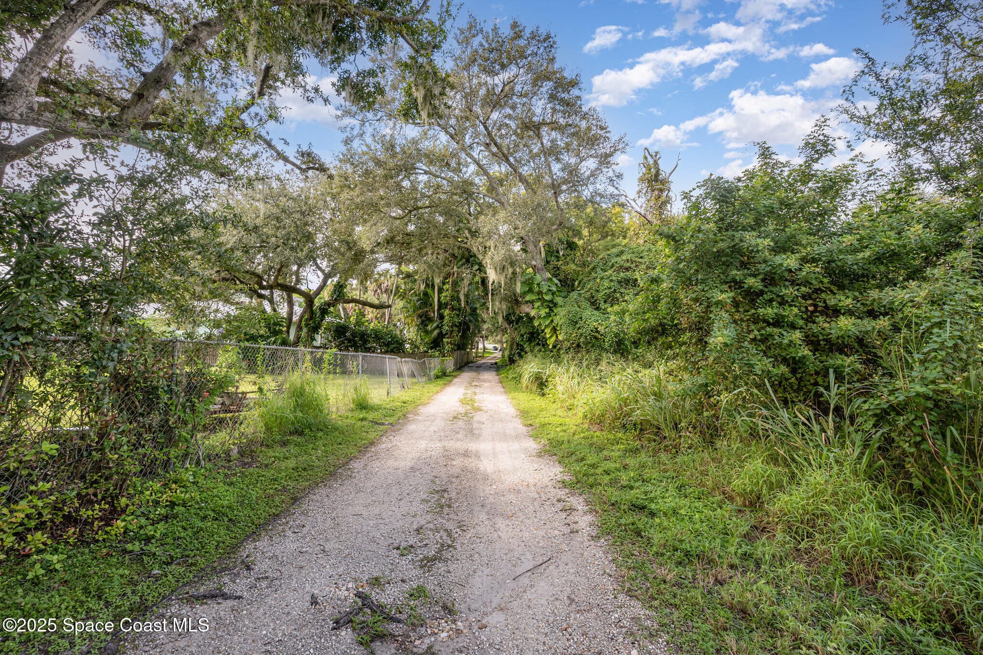 327 S Tropical Trail photo 22