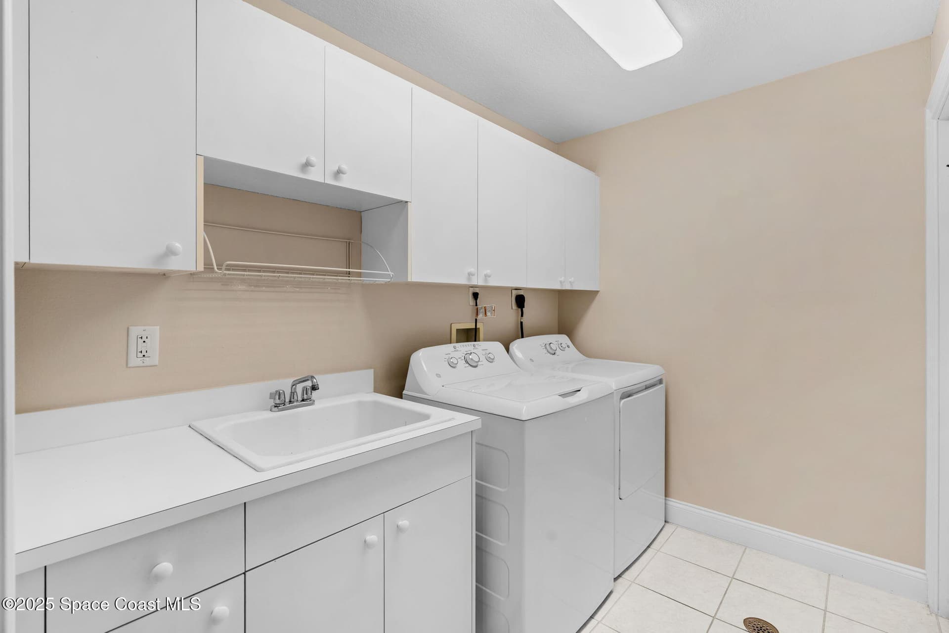 4007 N Harbor City Boulevard 402 photo 10