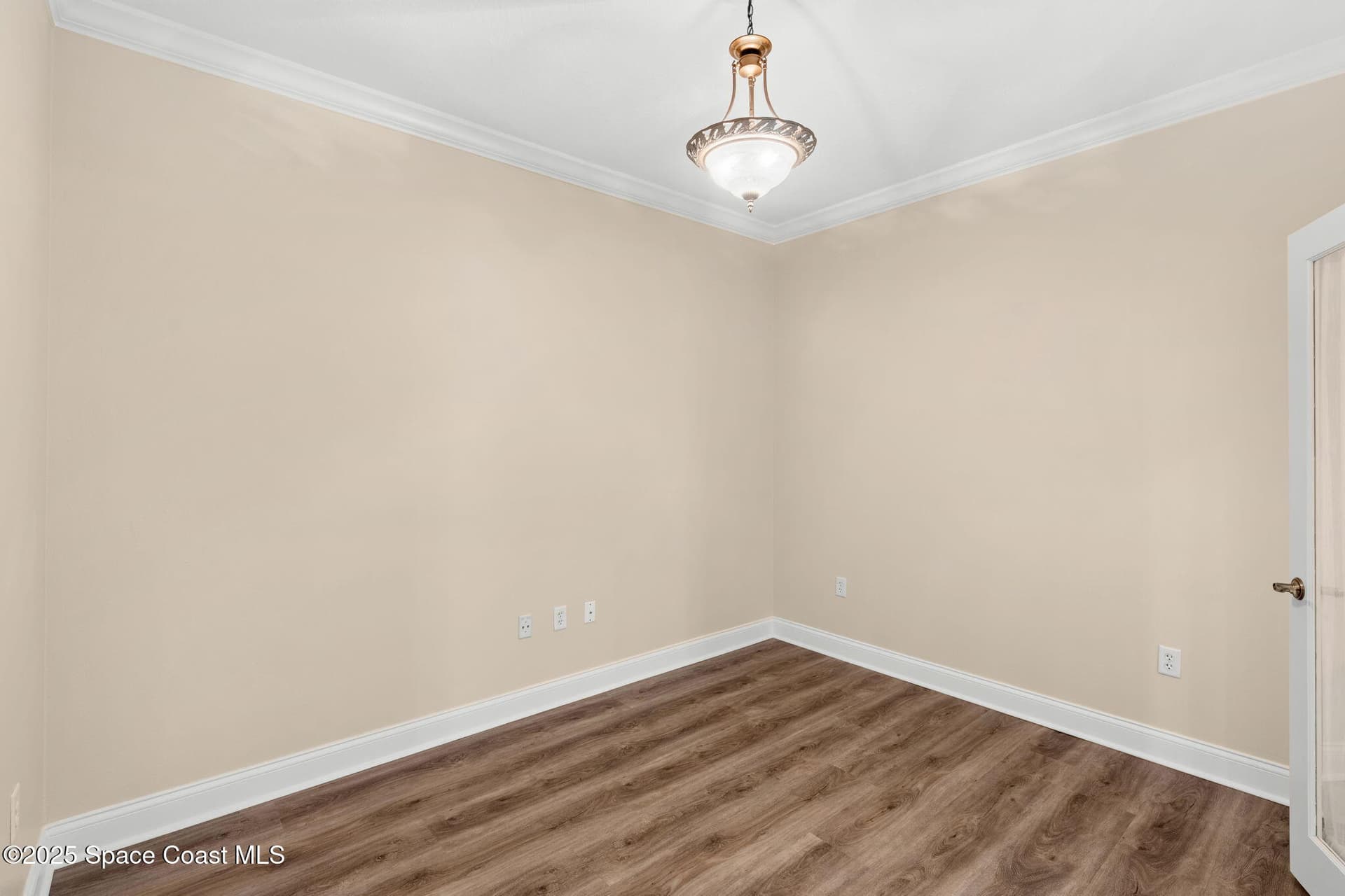 4007 N Harbor City Boulevard 402 photo 12
