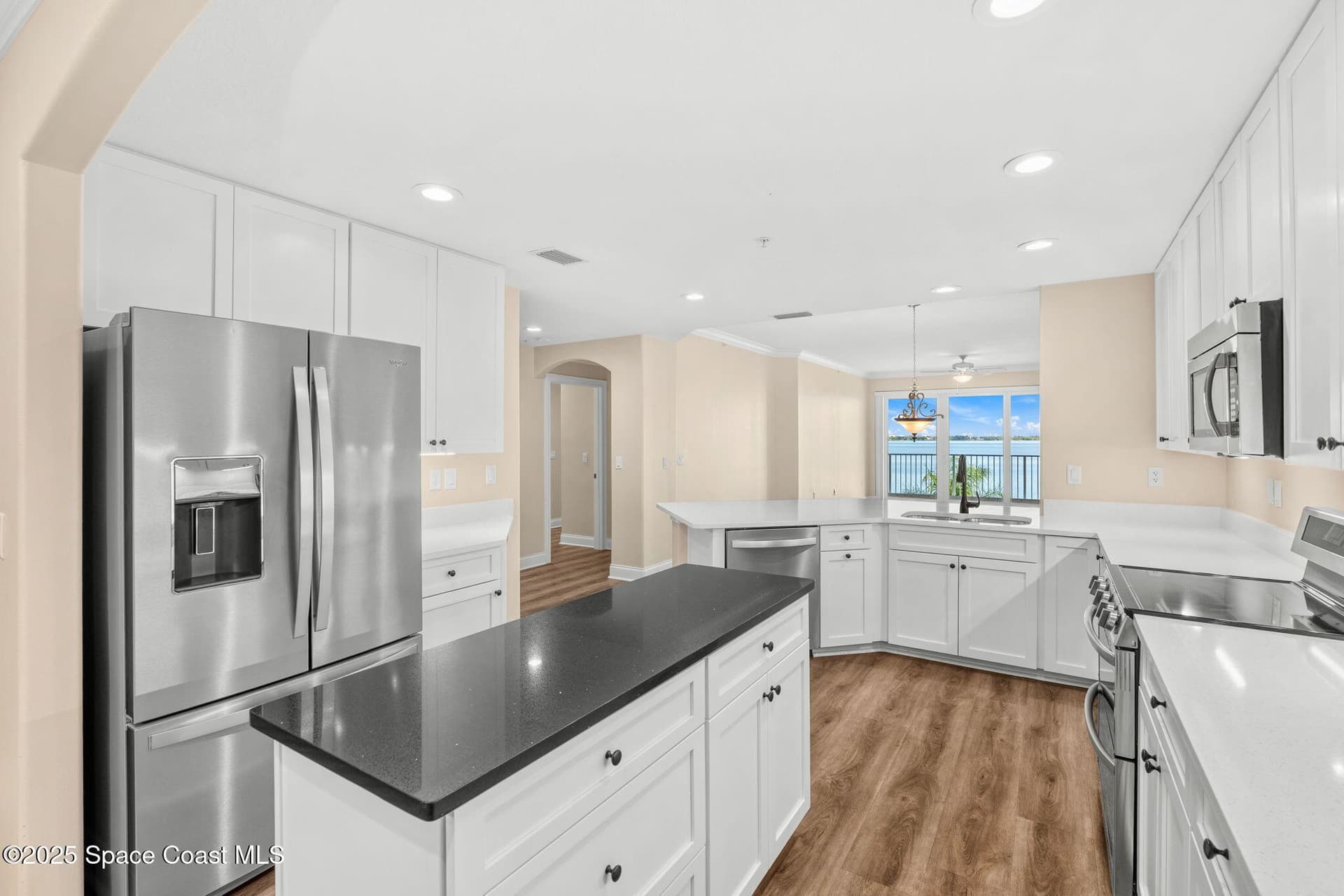 4007 N Harbor City Boulevard 402 photo 15