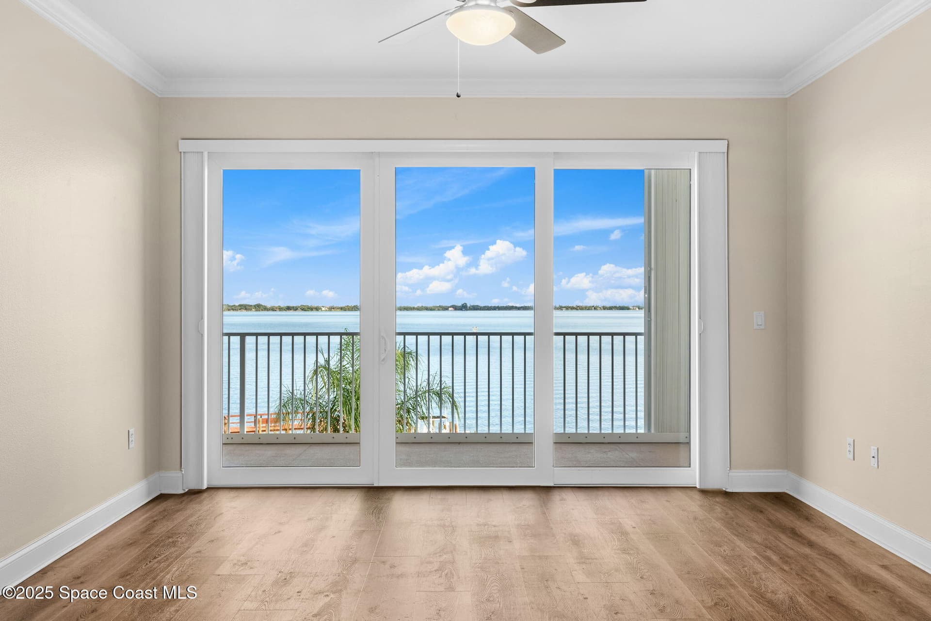 4007 N Harbor City Boulevard 402 photo 19