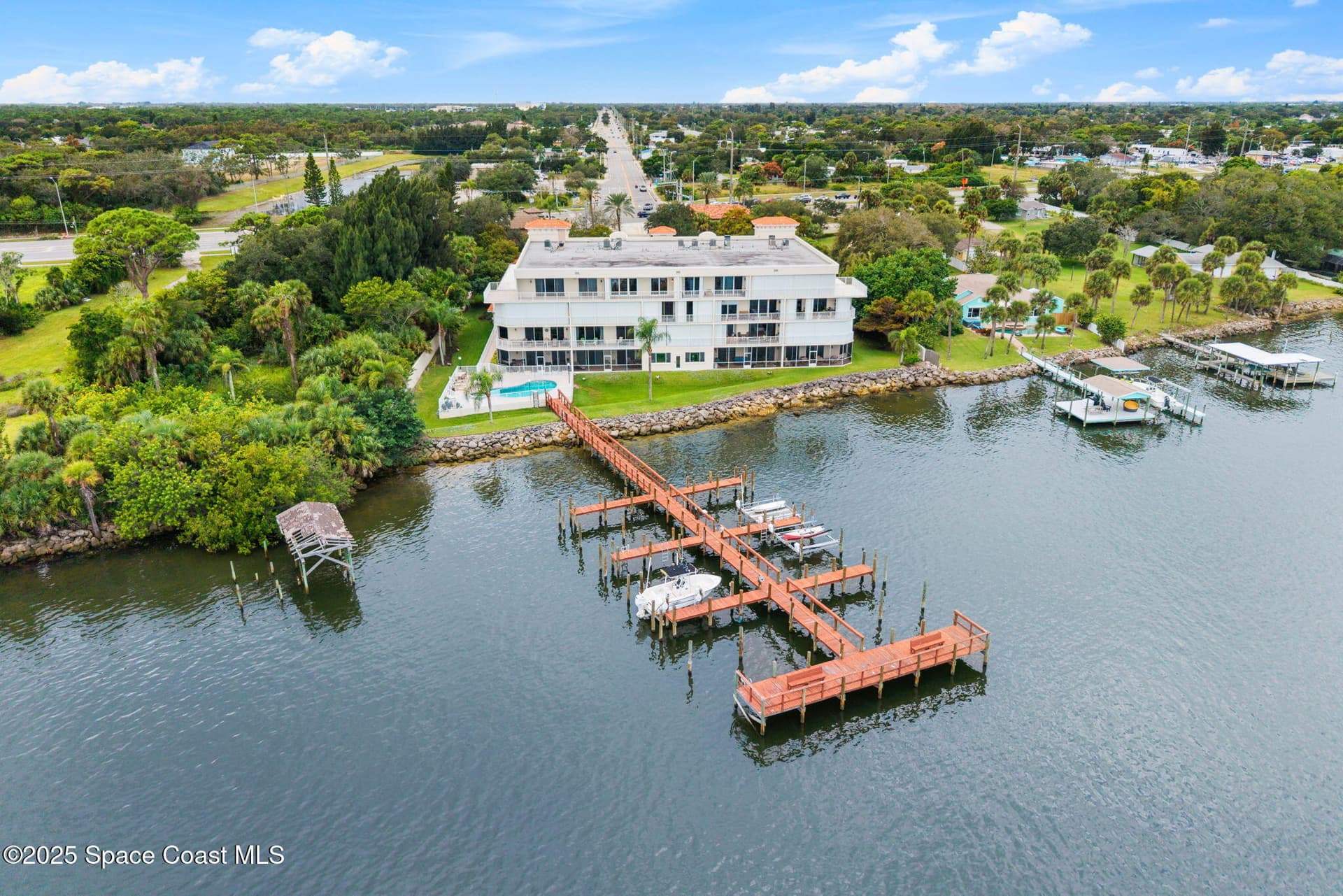 4007 N Harbor City Boulevard 402 photo 4