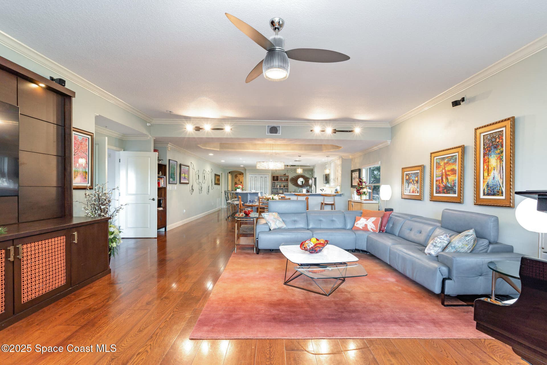 29 Riverside Drive 203 photo 5