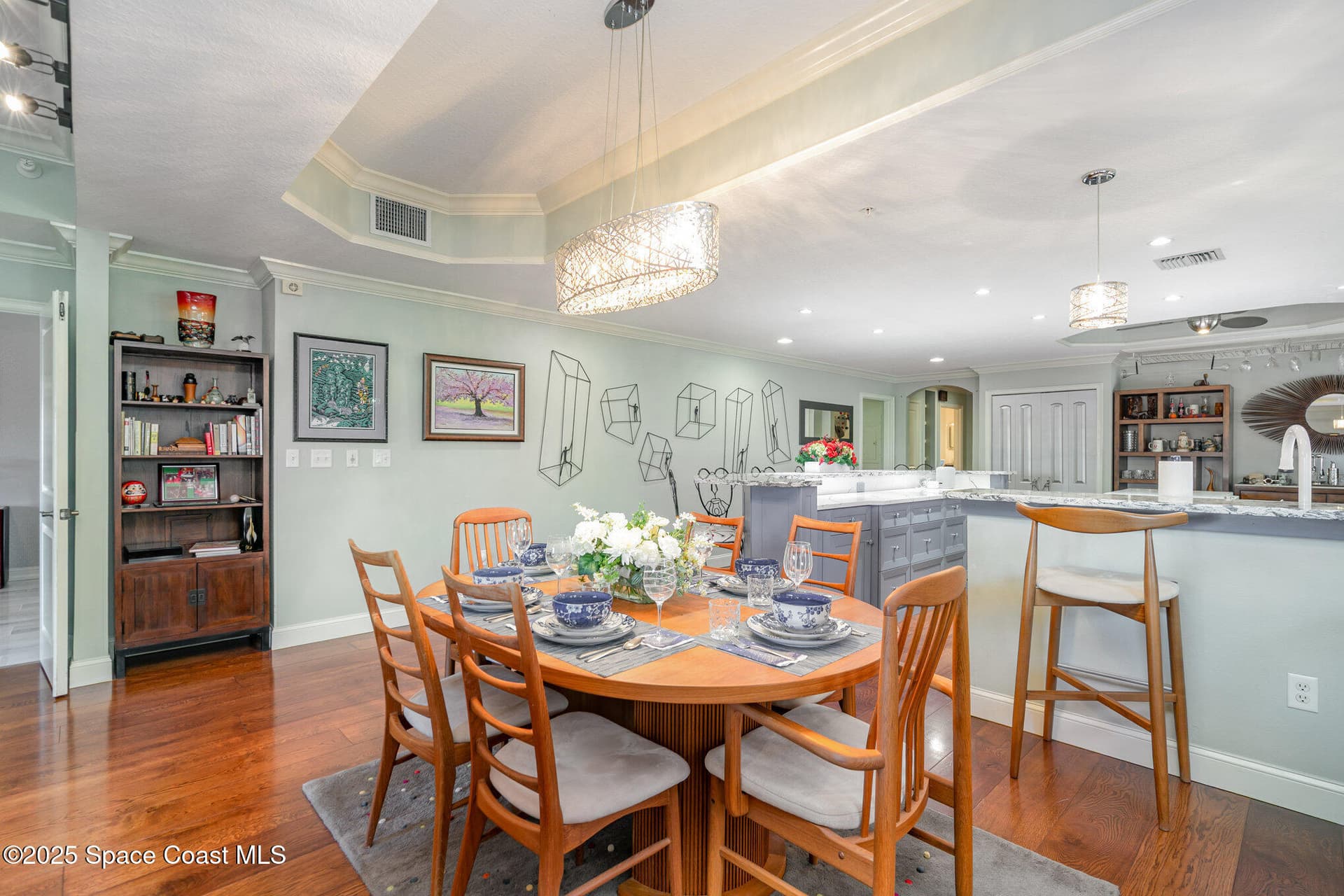 29 Riverside Drive 203 photo 7