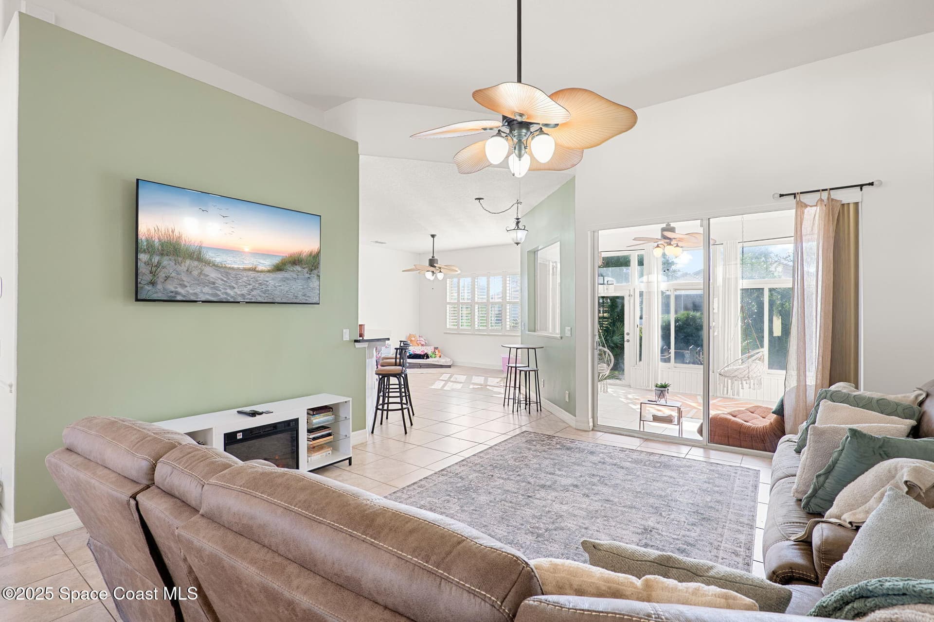 379 Pentland Drive photo 9