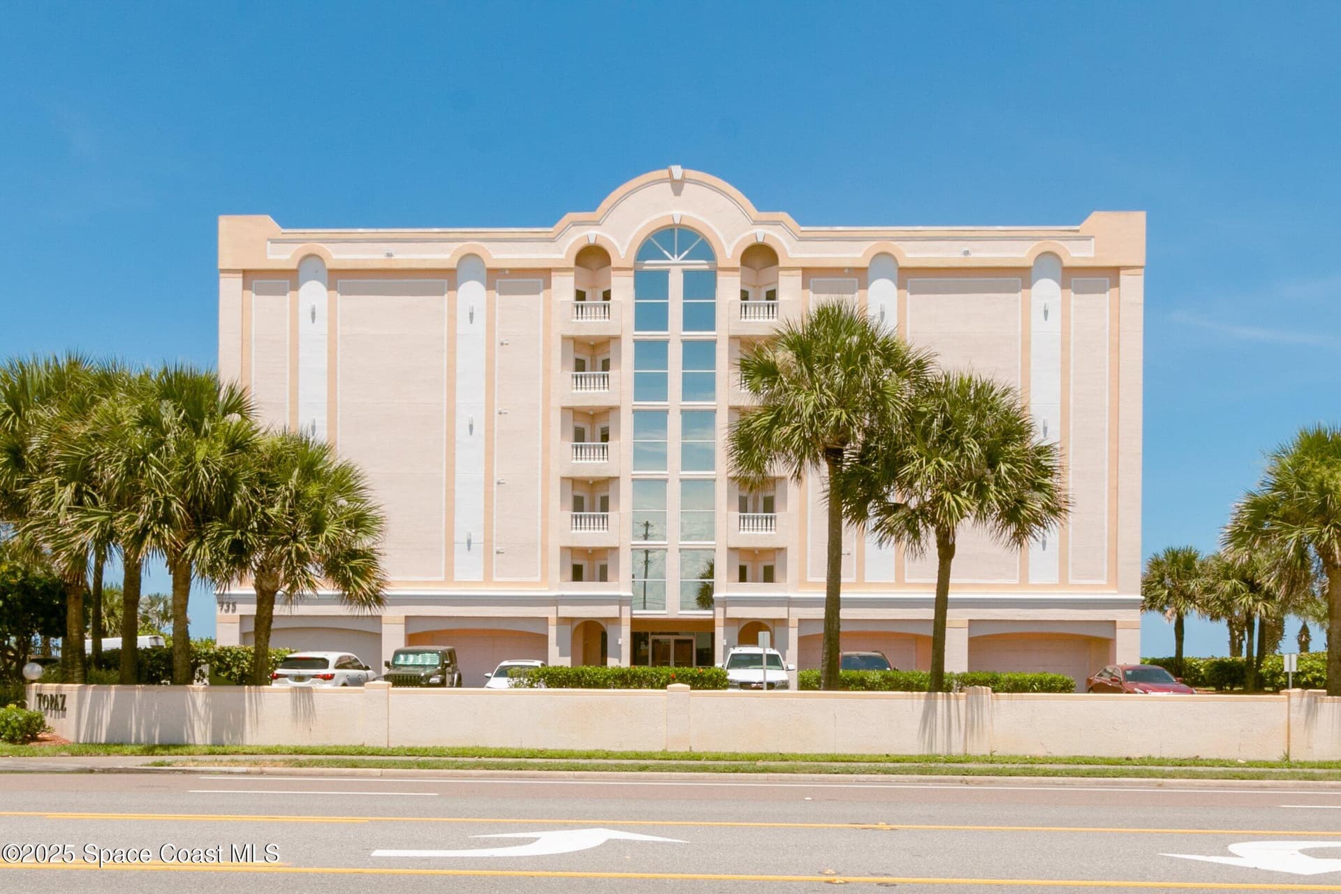 735 N Highway A1a 302 photo 3