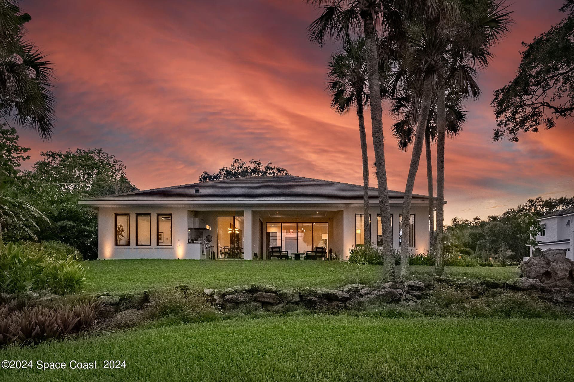 11 Bayshore Court photo 1