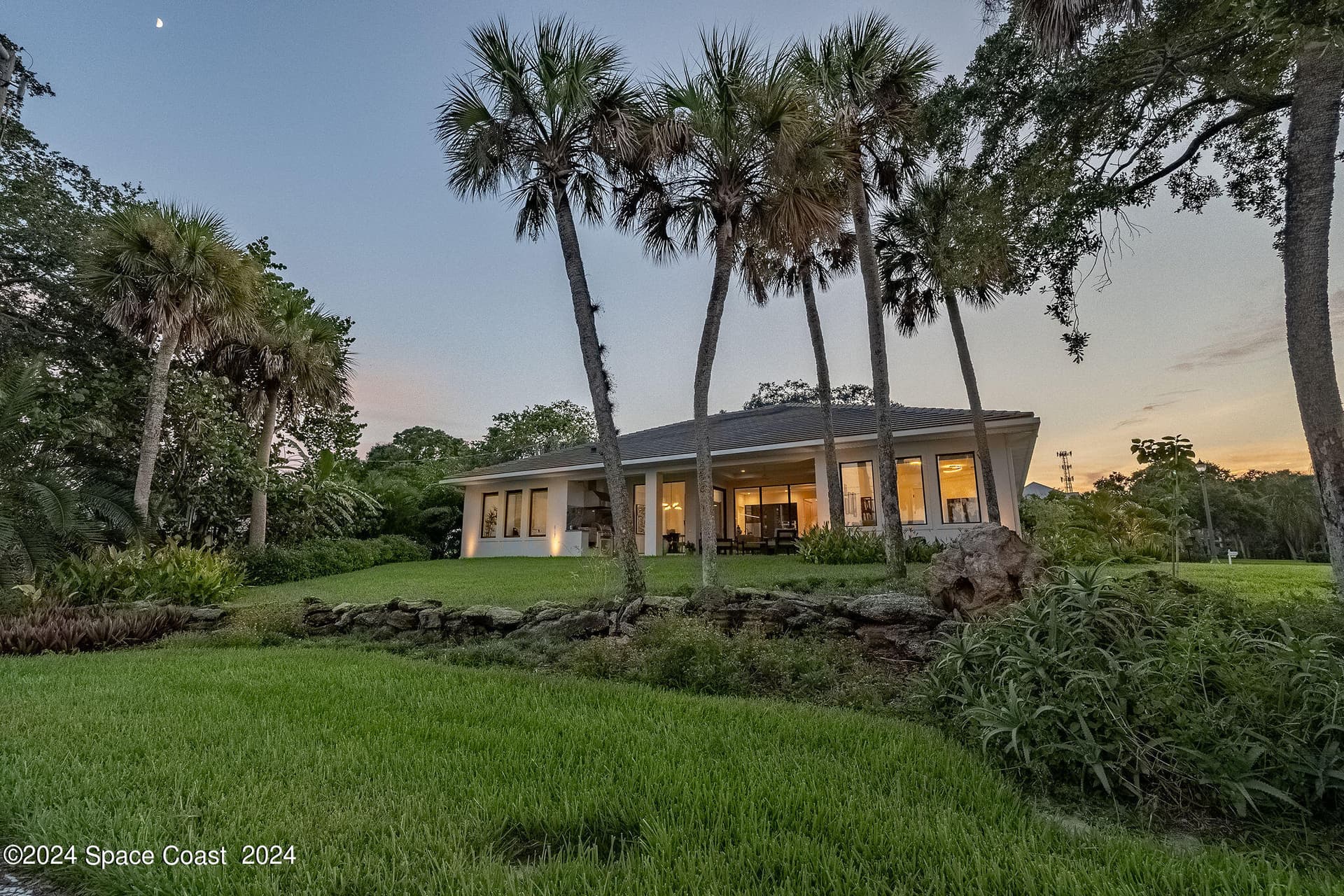 11 Bayshore Court photo 6
