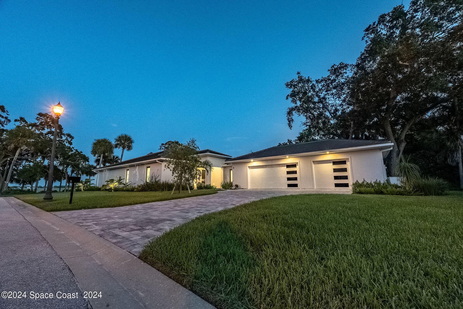 11 Bayshore Court photo 7