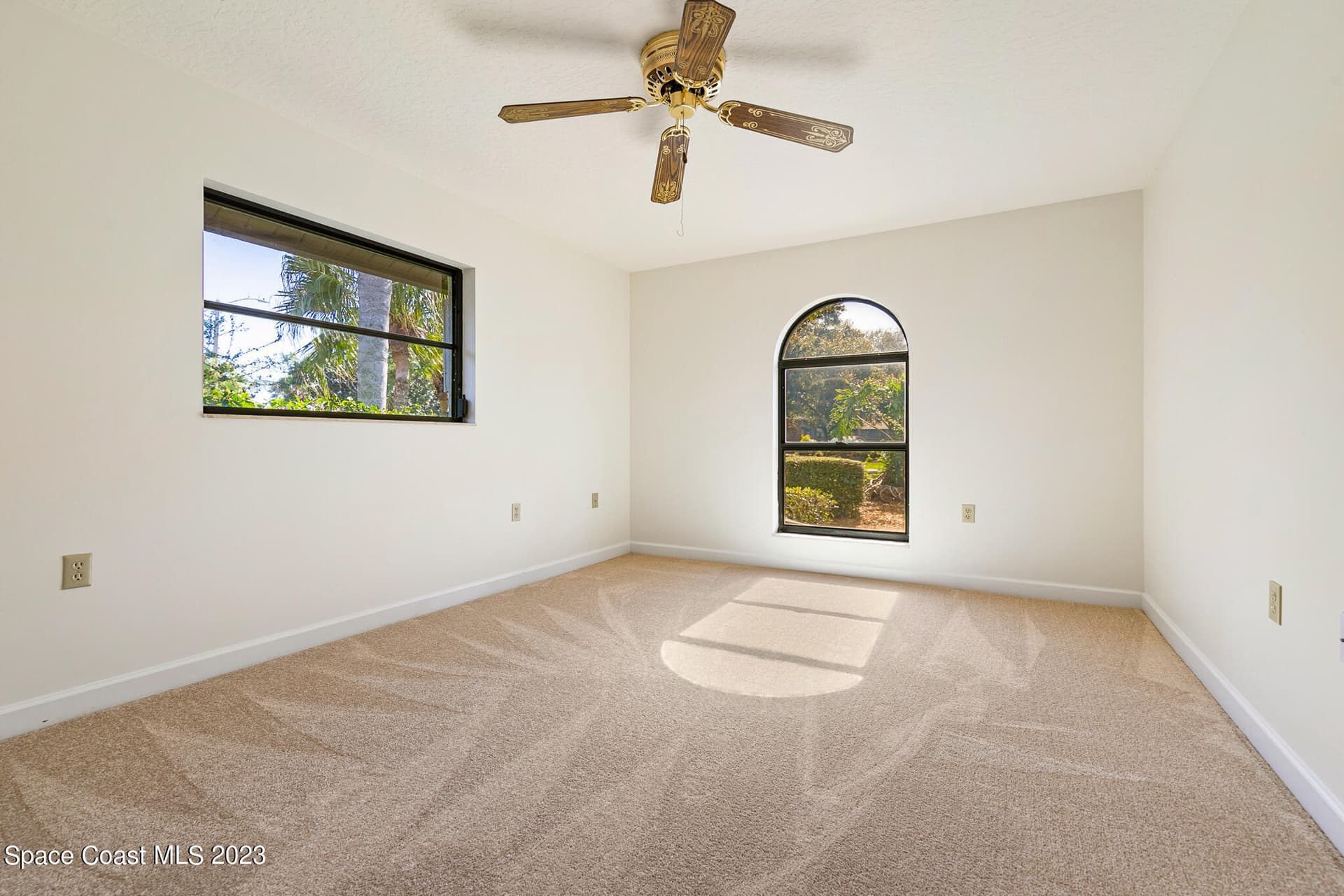 2100 Leeward Lane photo 15