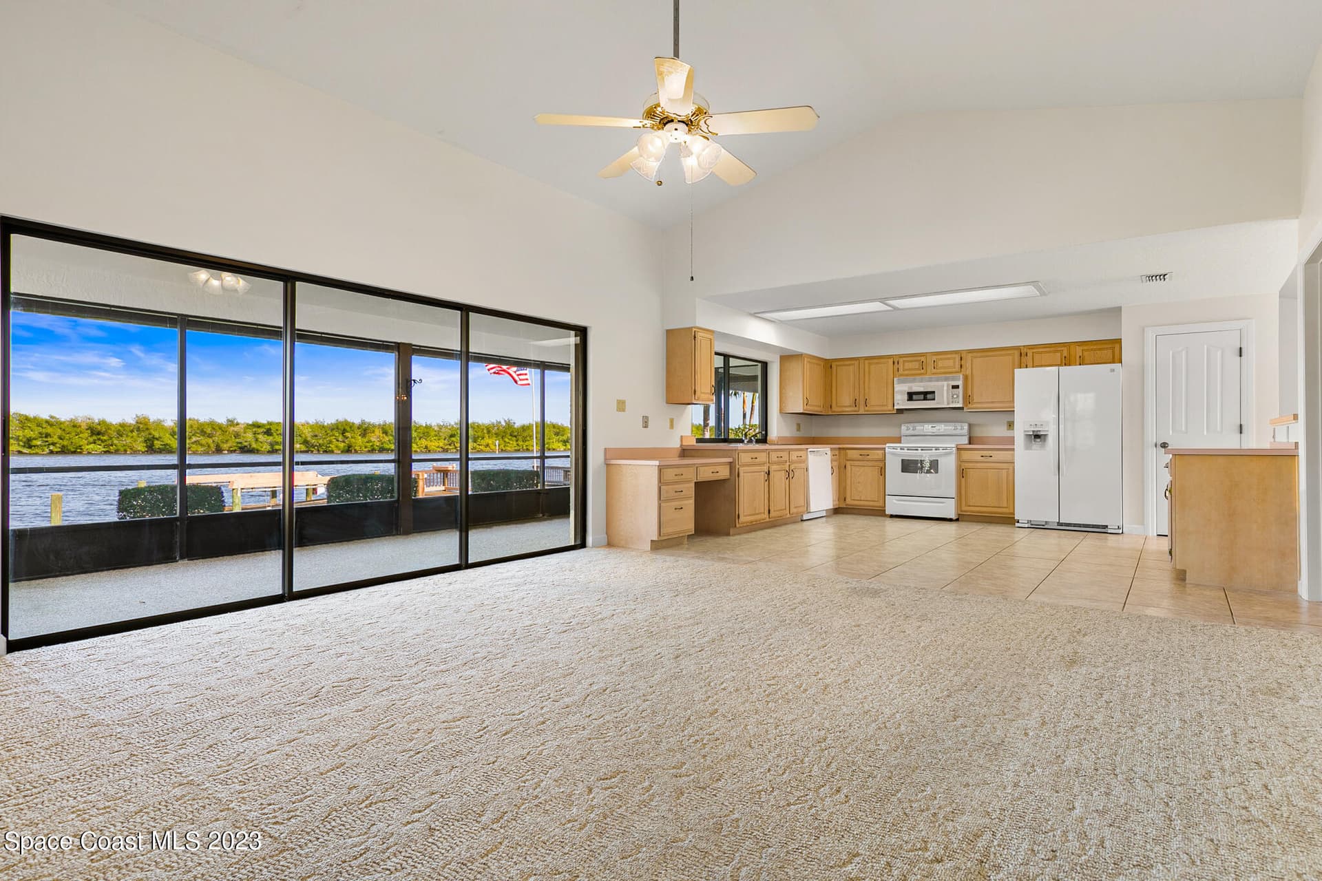 2100 Leeward Lane photo 25