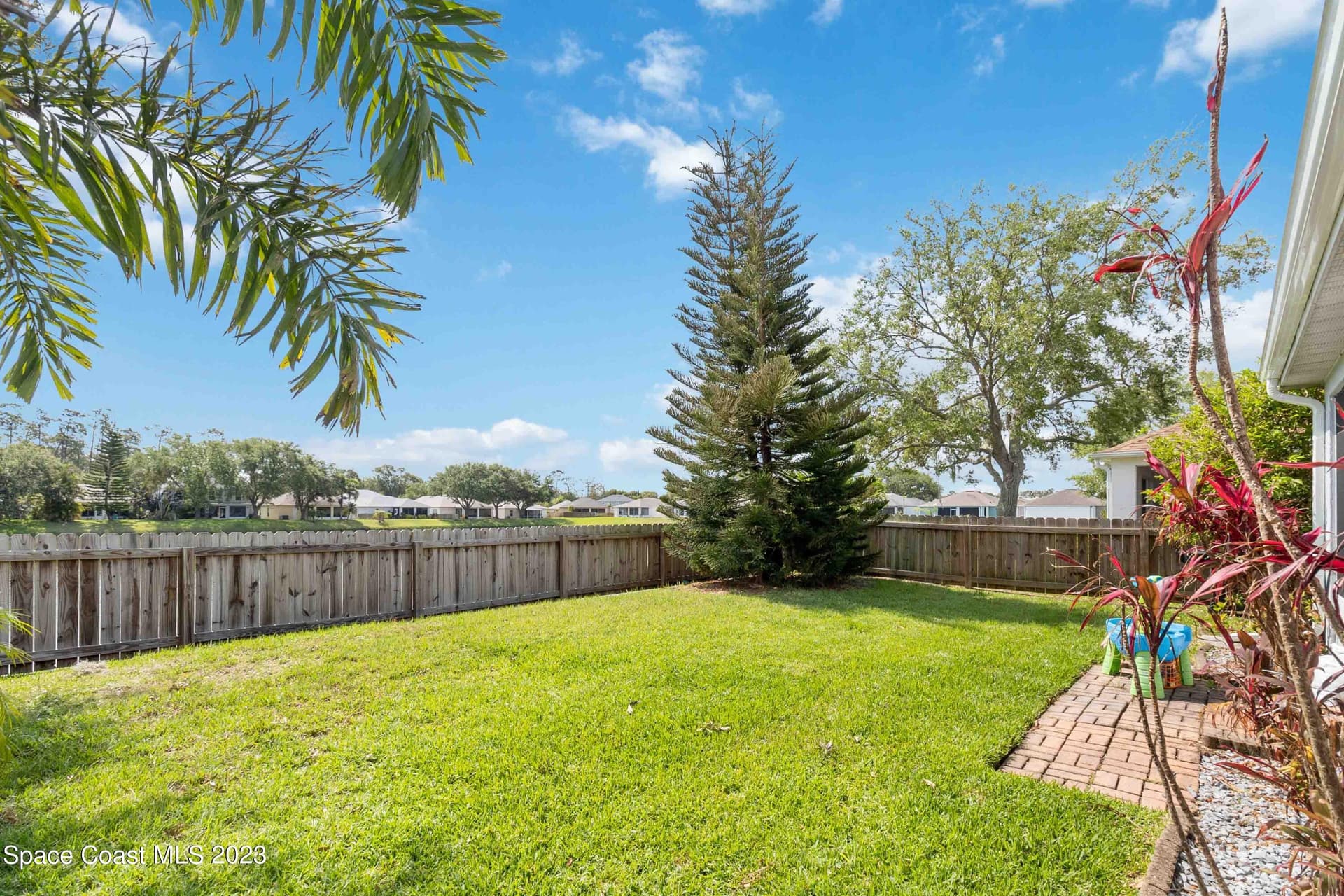 1531 Vista Lake Circle photo 7