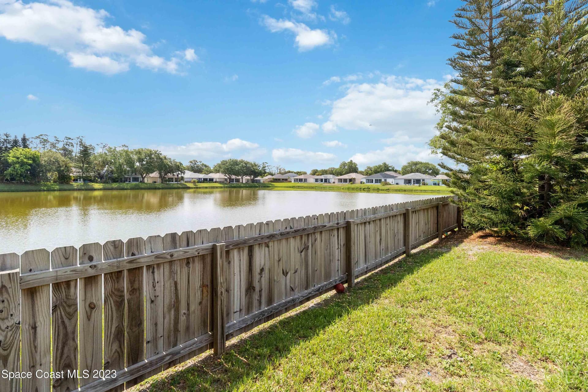 1531 Vista Lake Circle photo 6
