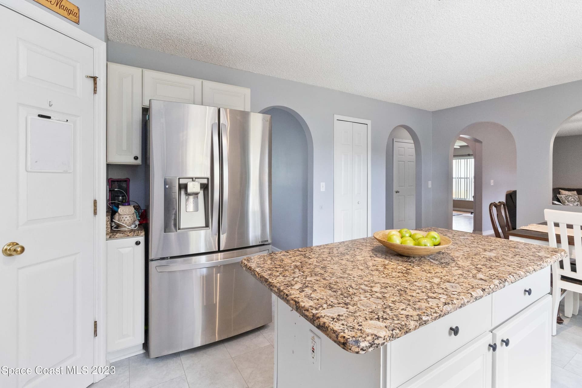1531 Vista Lake Circle photo 16