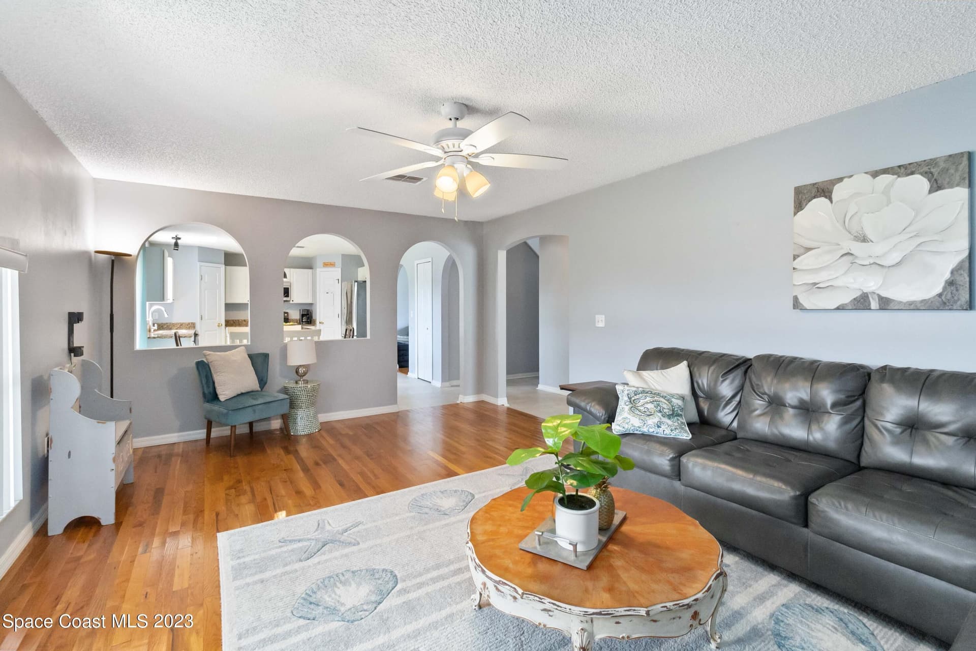 1531 Vista Lake Circle photo 3