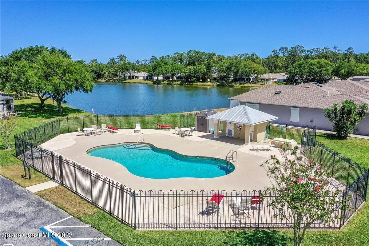 1531 Vista Lake Circle photo 5