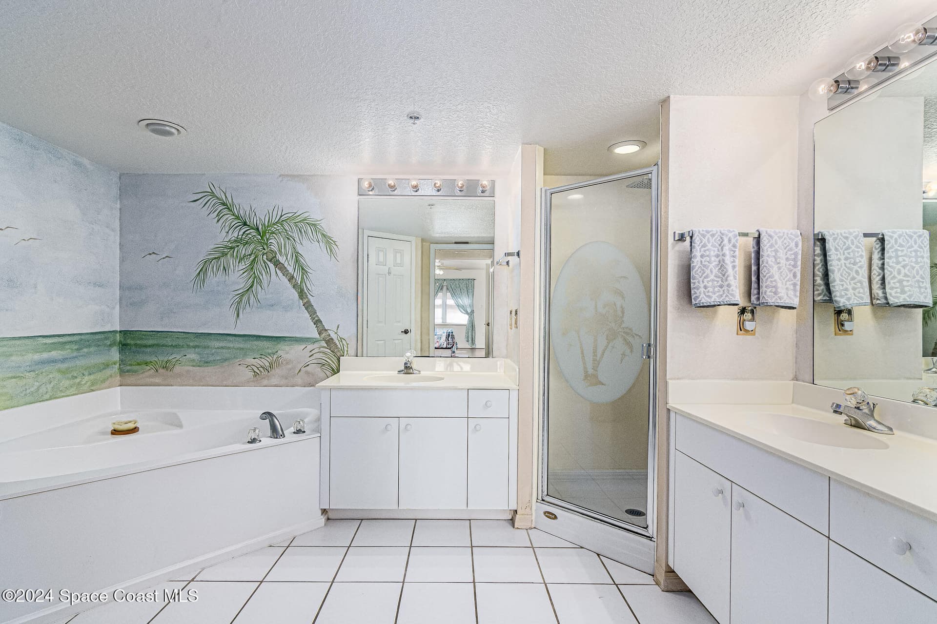 601 Shorewood Drive G402 photo 14