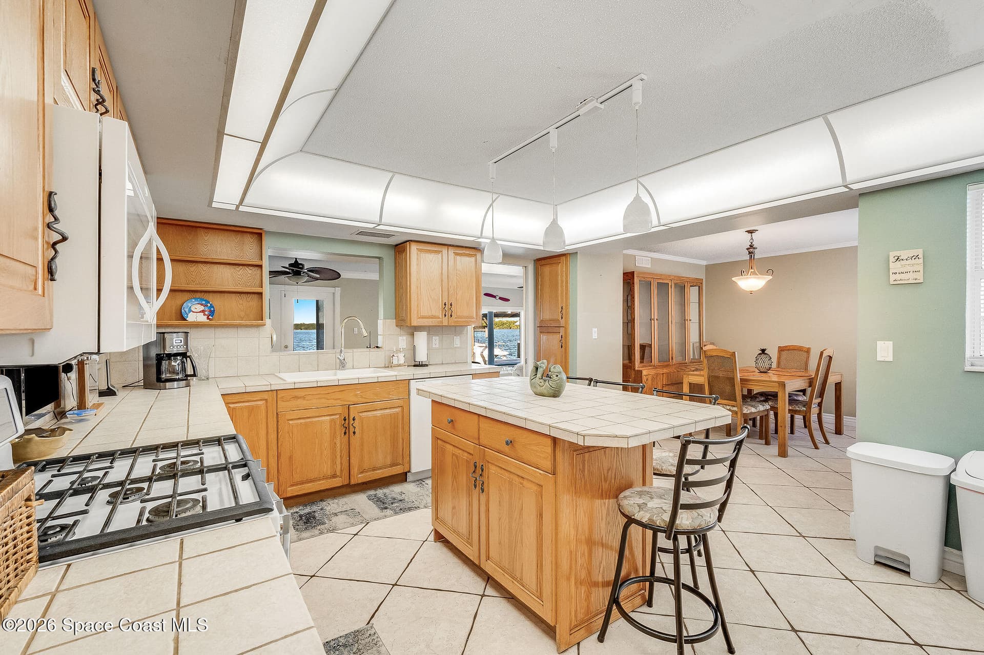 610 Paula Avenue photo 9