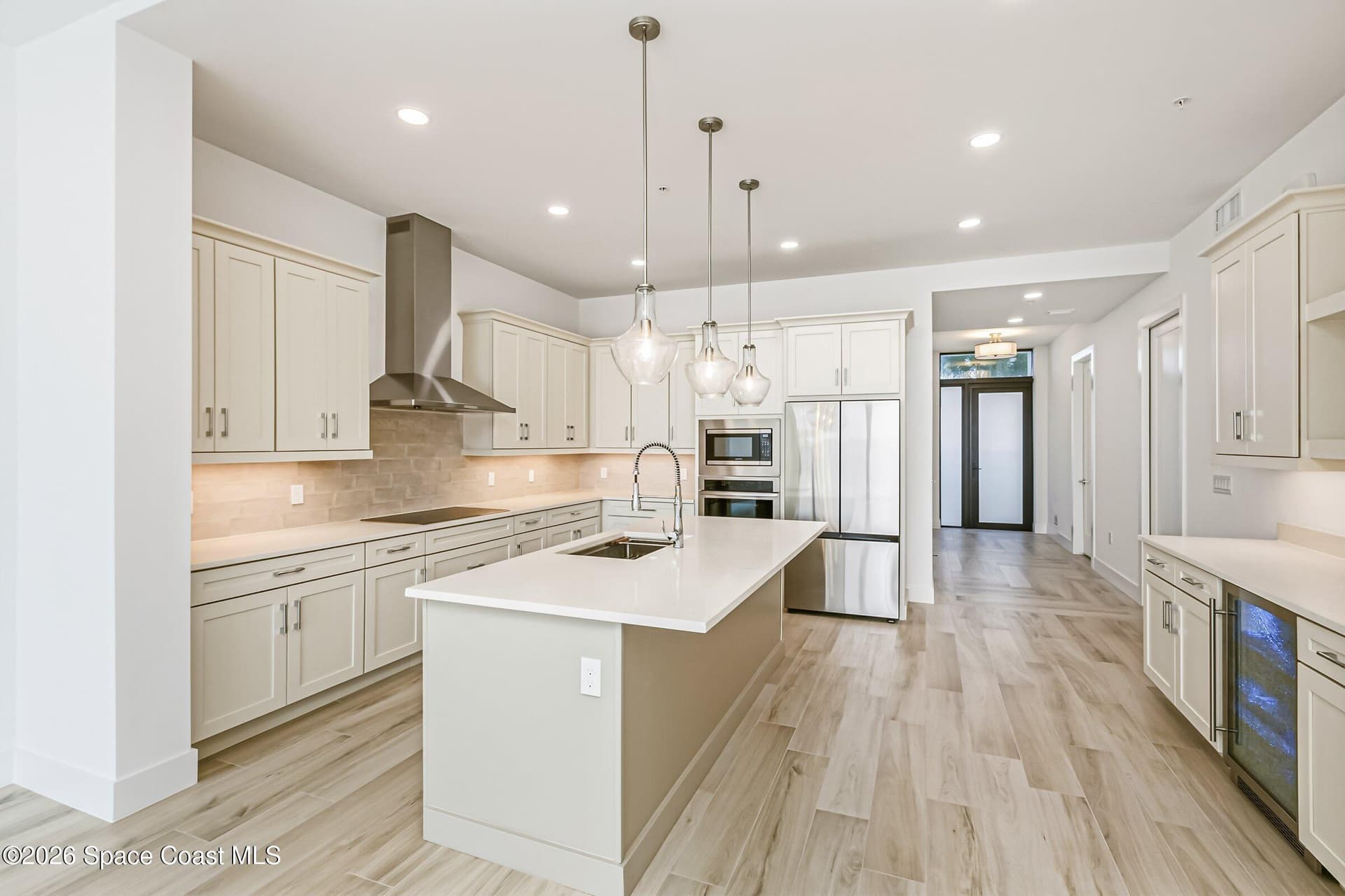225 Strand Drive 204 photo 5