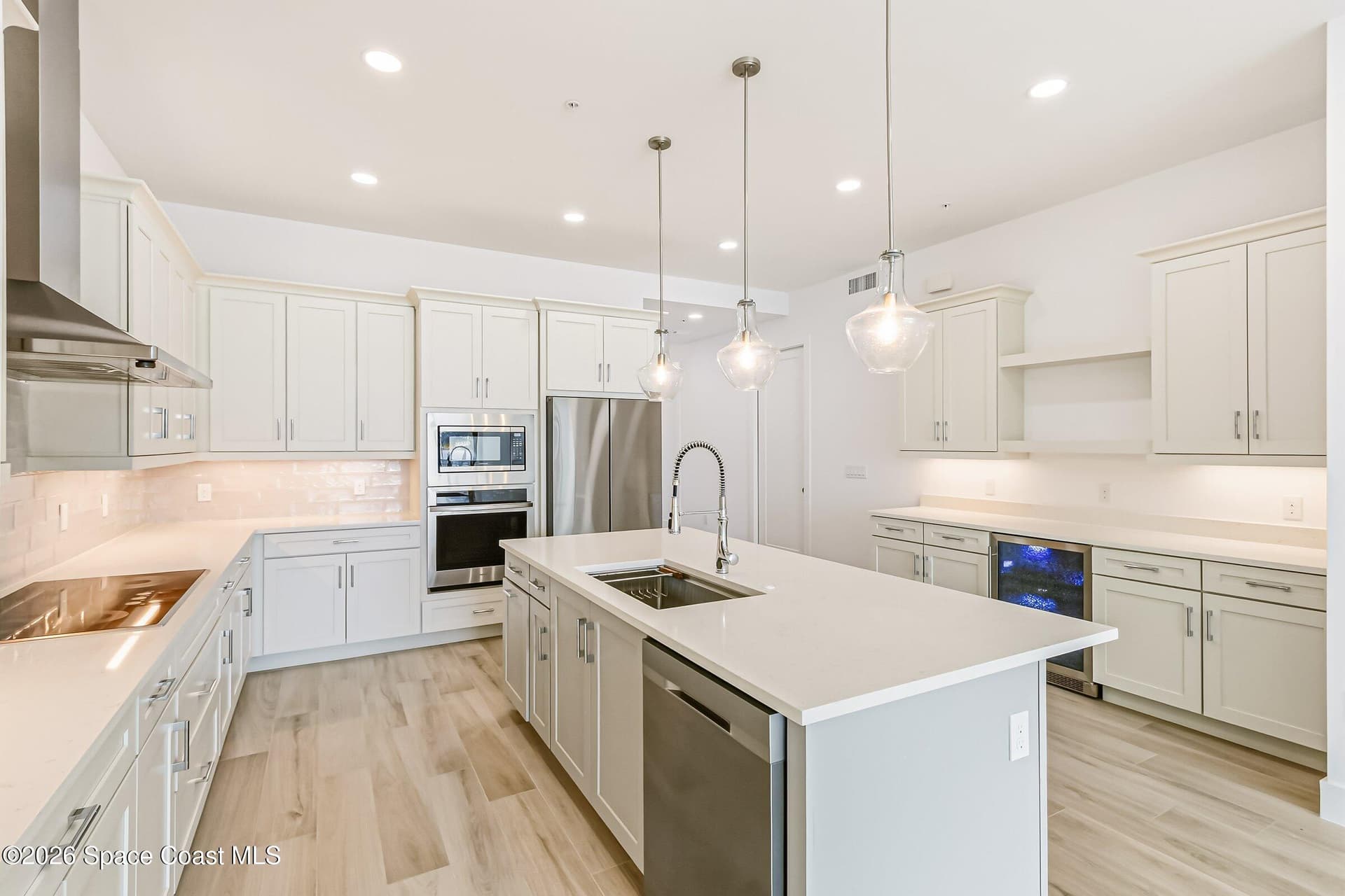 225 Strand Drive 204 photo 6