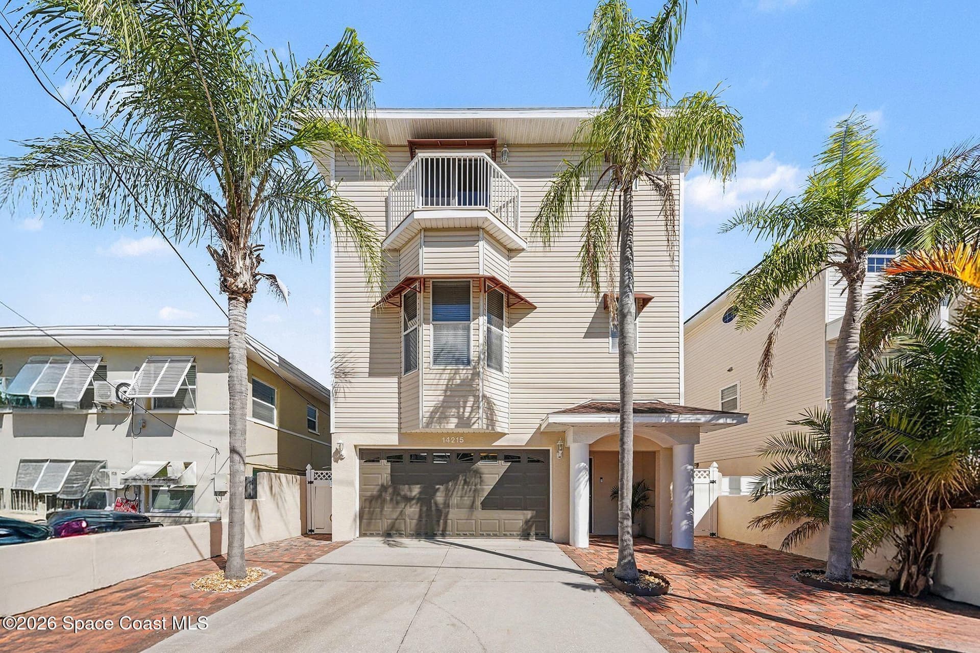 14215 N Bayshore Drive W photo 1