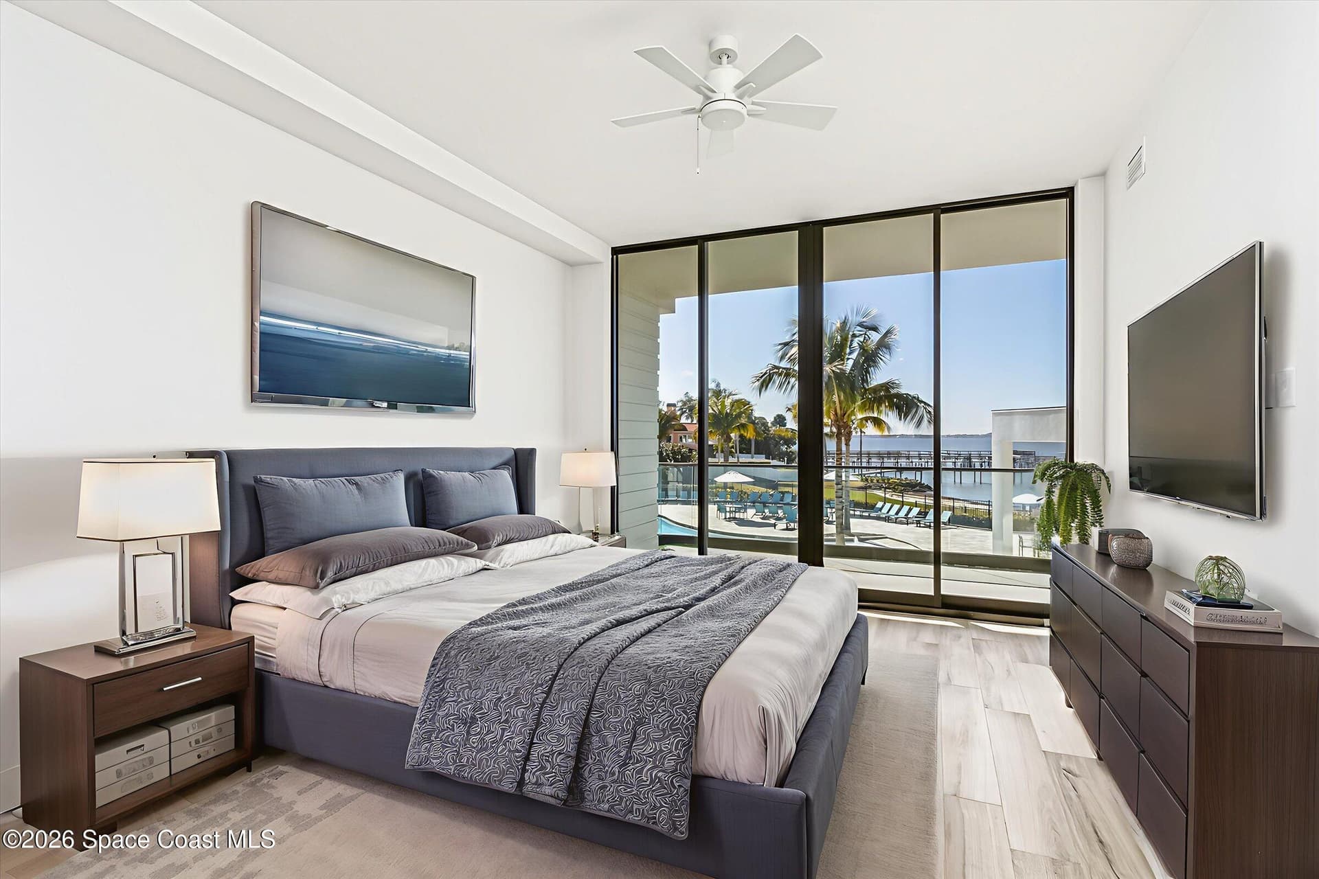 225 Strand Drive 204 photo 11
