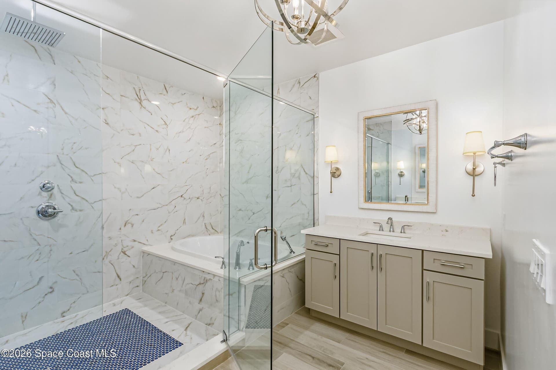 225 Strand Drive 204 photo 12