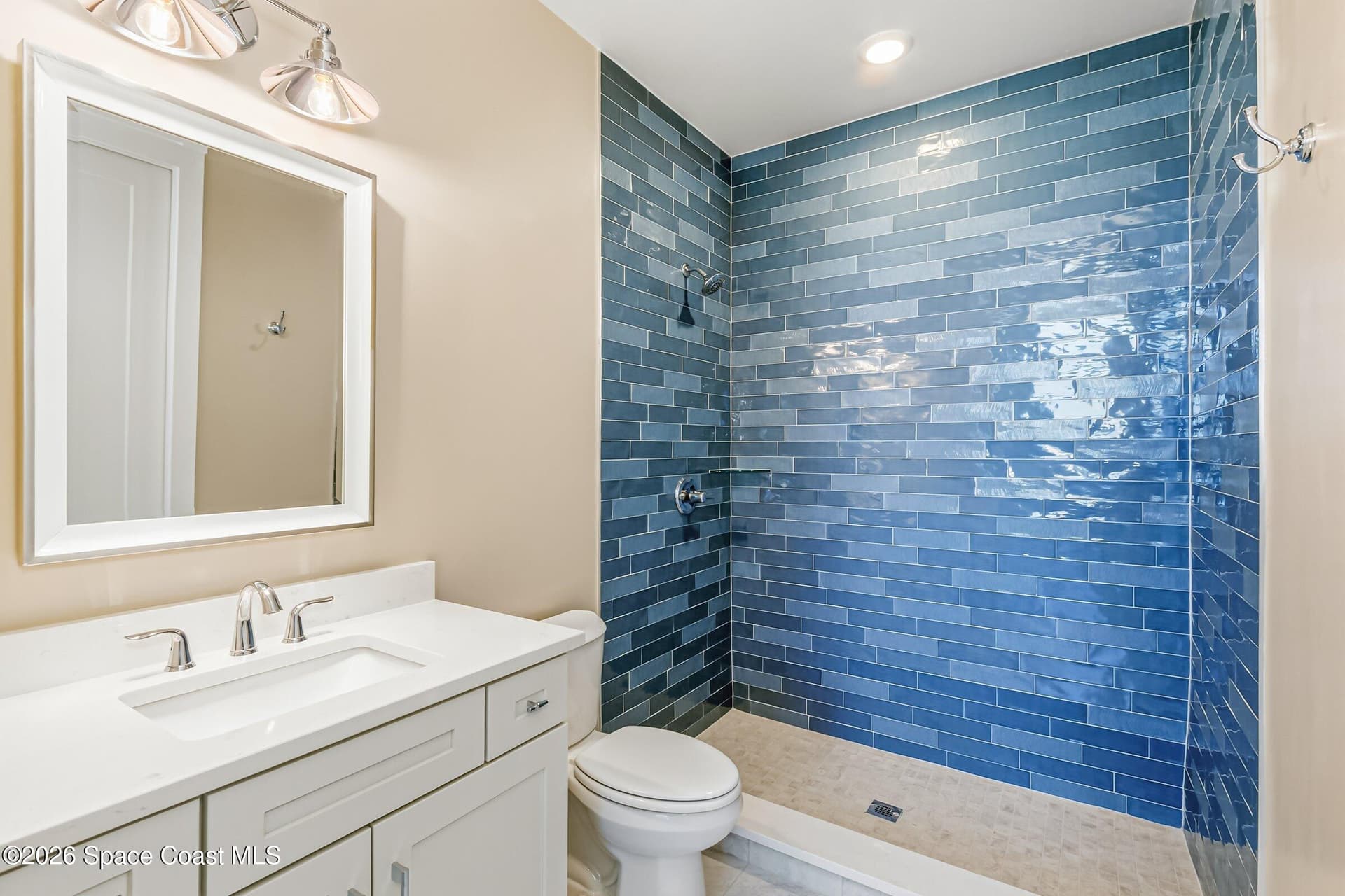 225 Strand Drive 204 photo 15