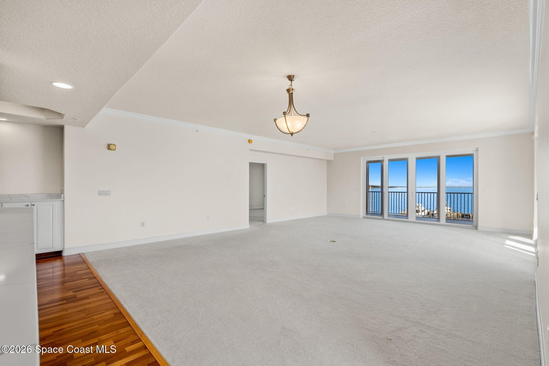 93 Delannoy Avenue 405 photo 14