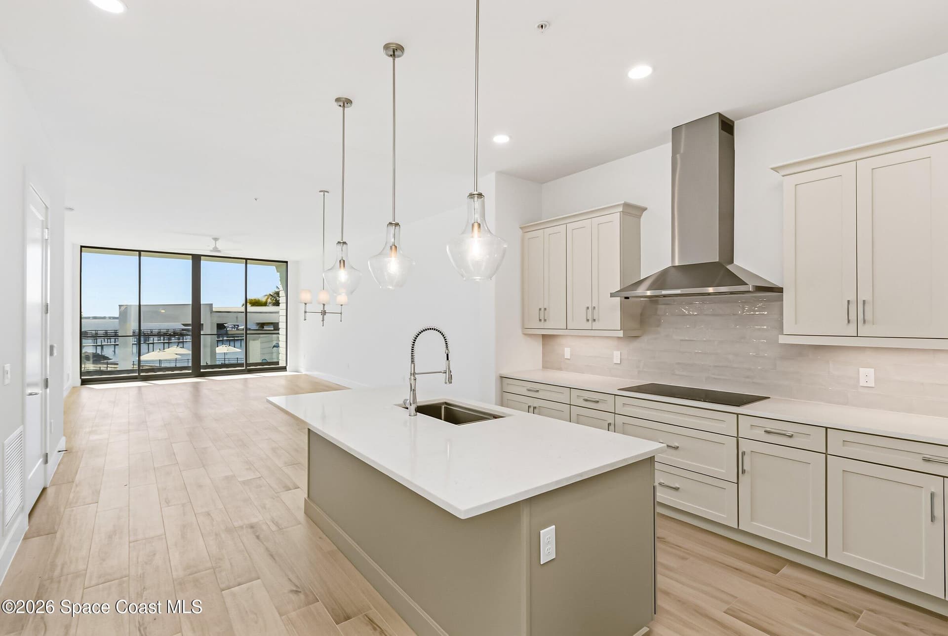 225 Strand Drive 204 photo 7