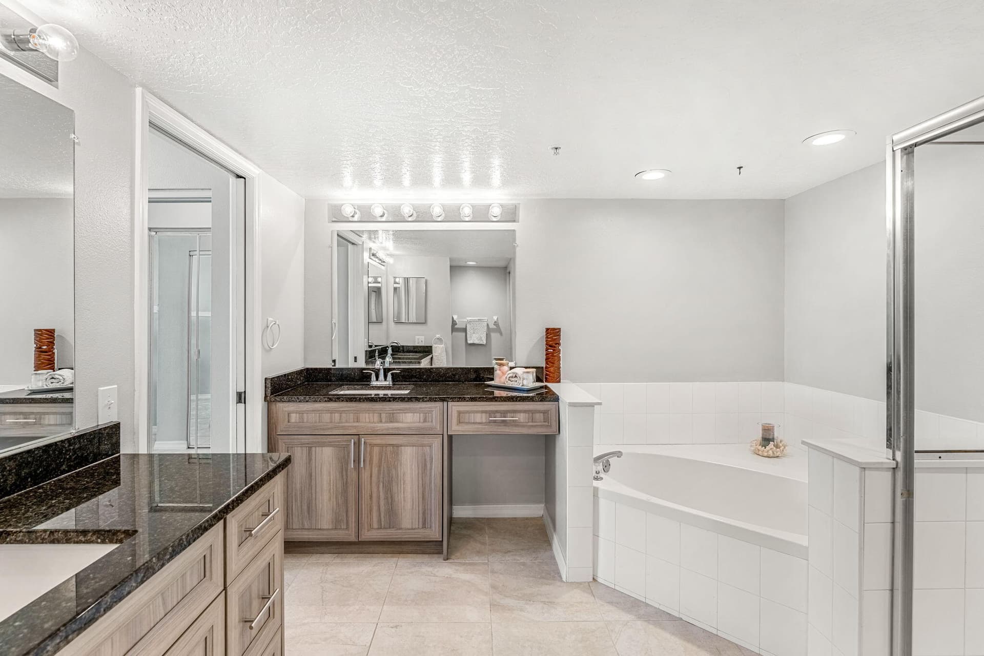 1505 N Highway A1a 501 photo 23