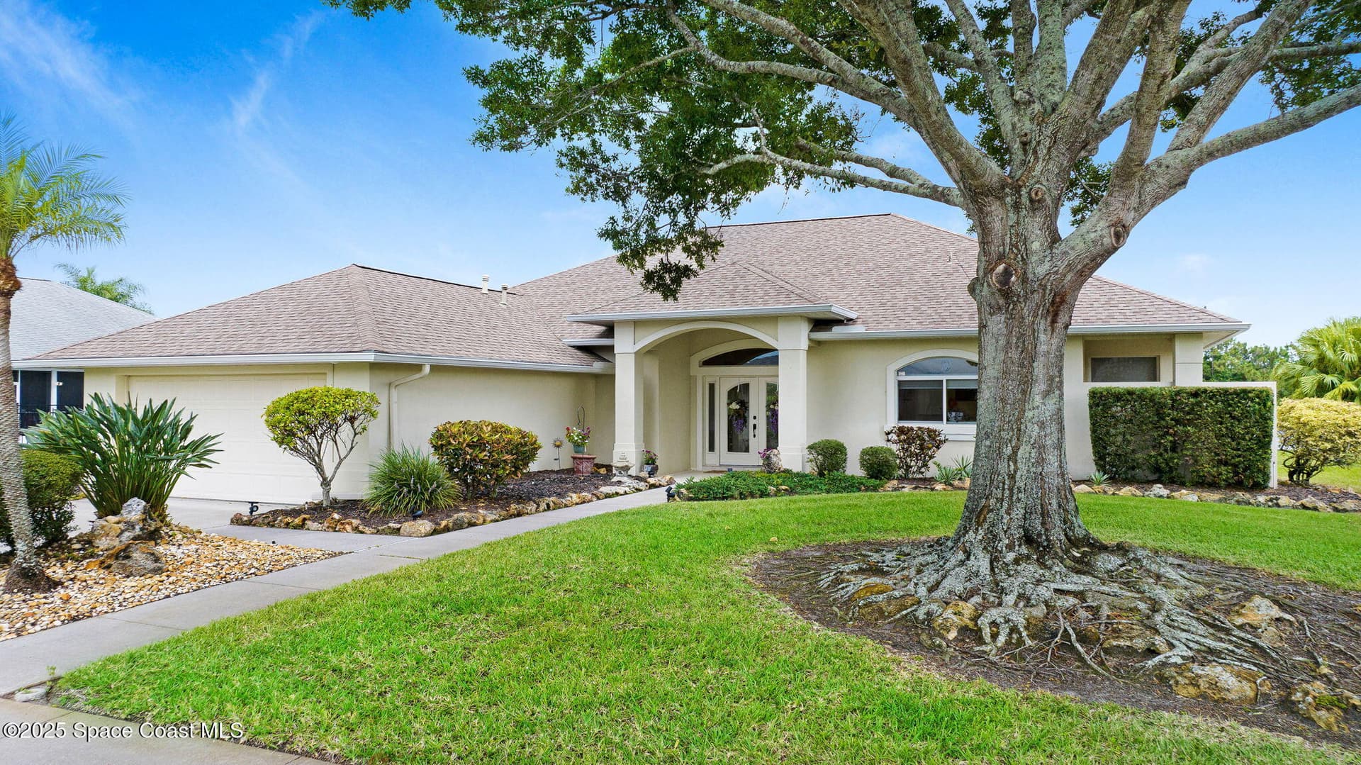 5731 Herons Landing Drive photo 4