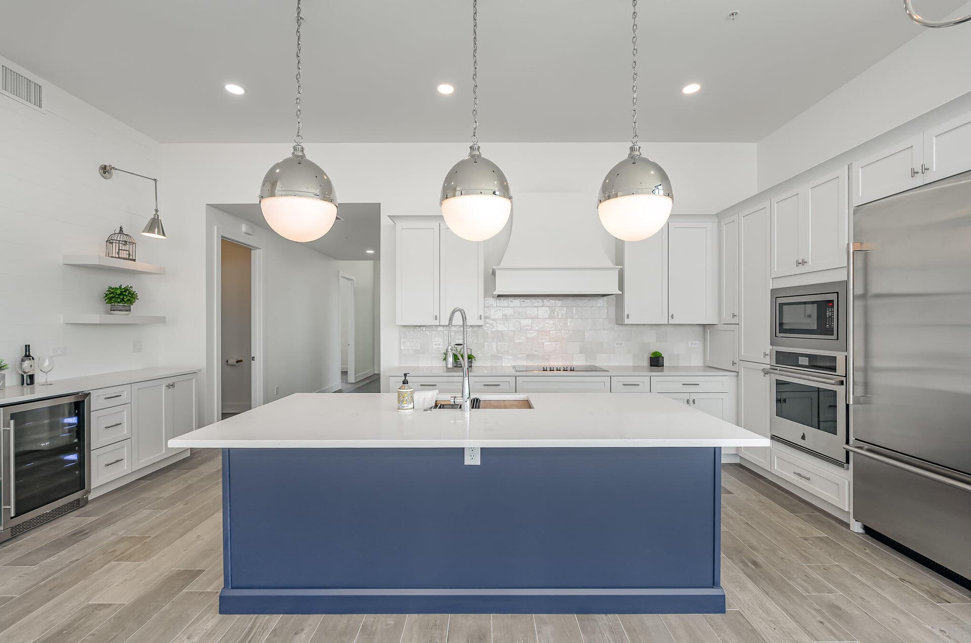 205 Strand Drive 401 photo 9