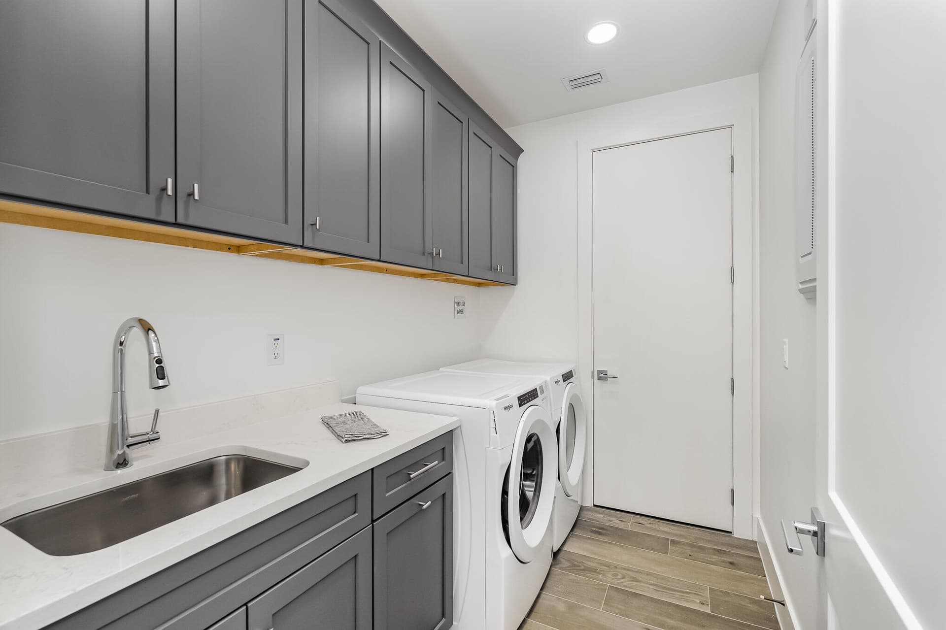205 Strand Drive 401 photo 20