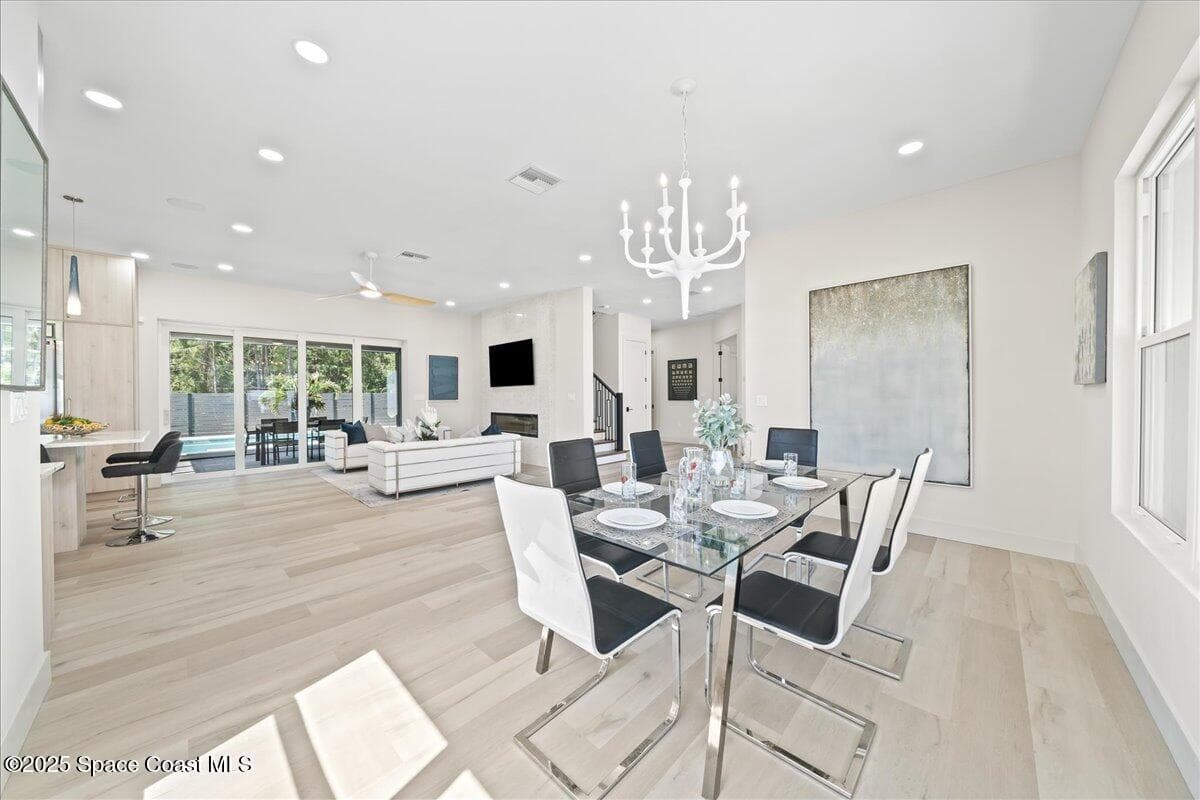 5302 Riveredge Drive photo 8