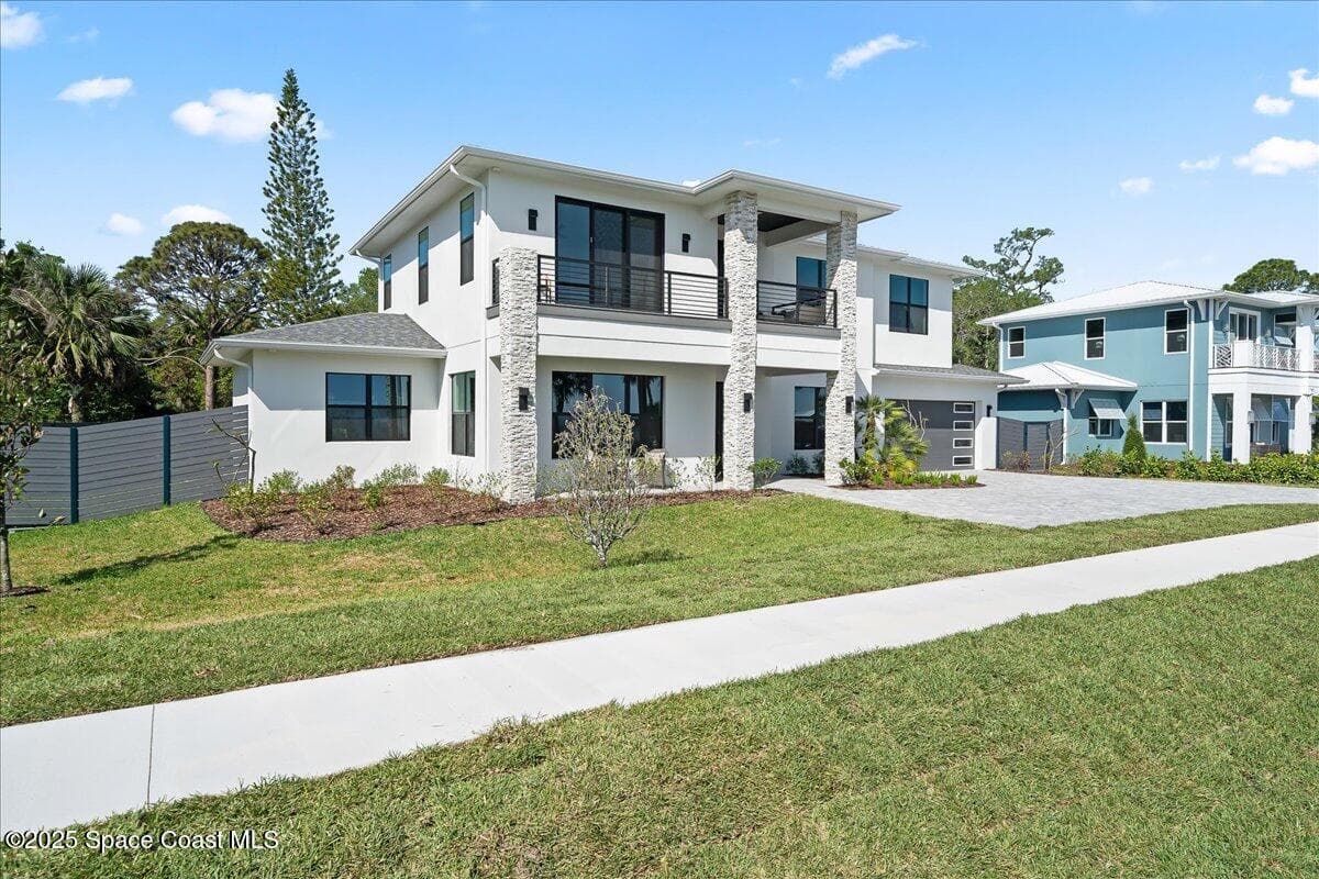 5306 Riveredge Drive photo 3
